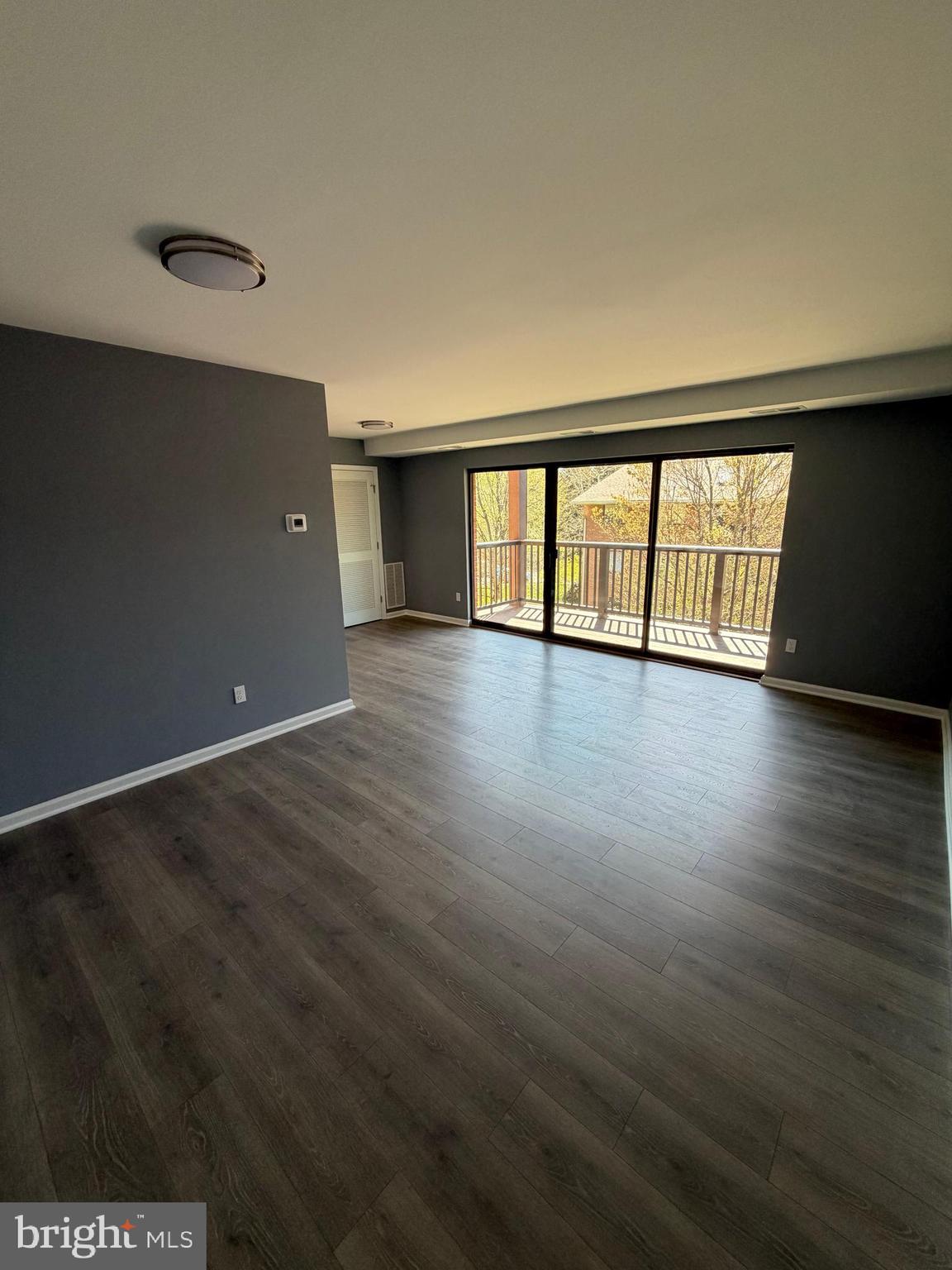 2754 HOLLYWOOD ROAD 202