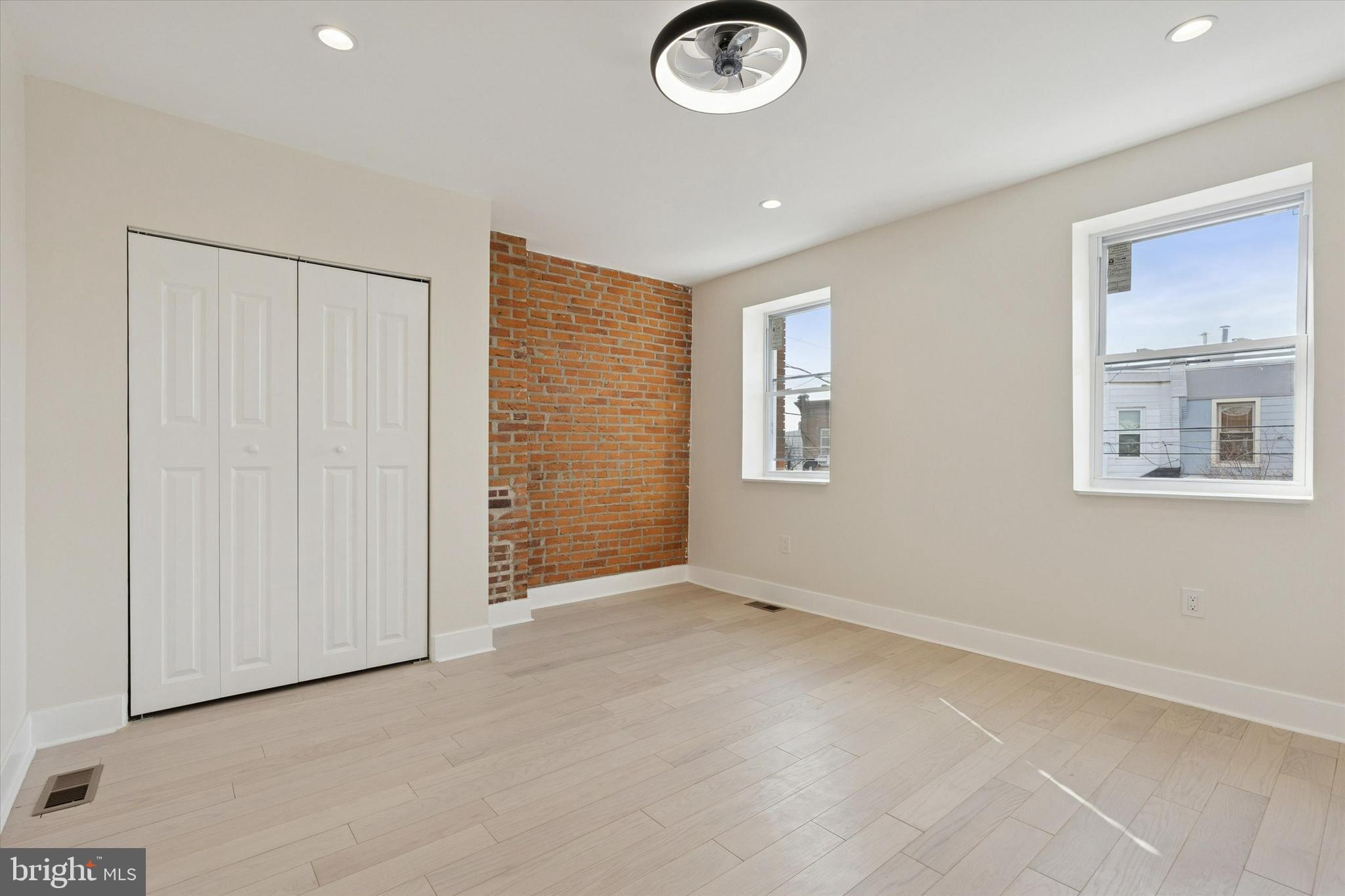 PORT RICHMOND - Residential