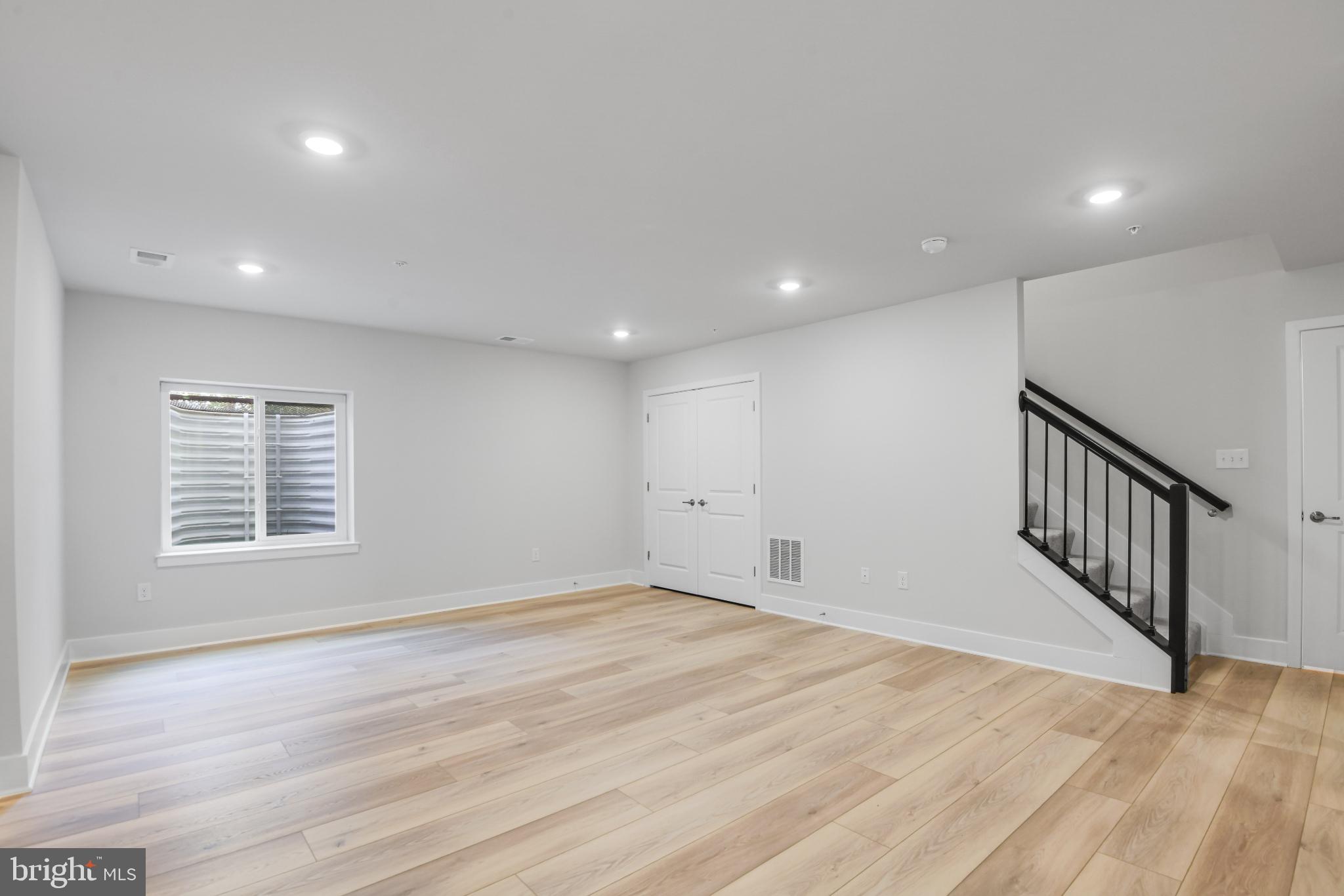 1356 CRESTED WOOD DRIVE