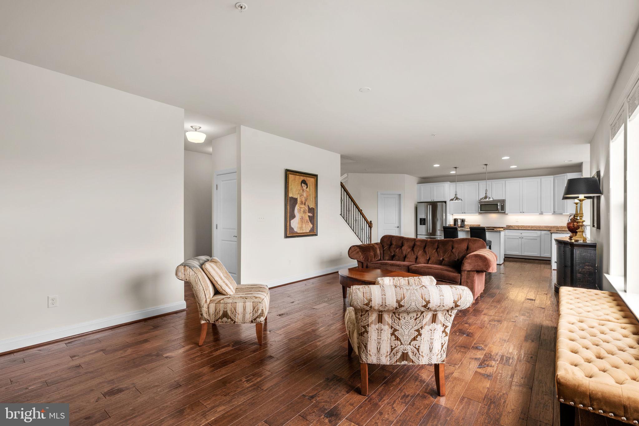 1112 ROCHESTER COURT