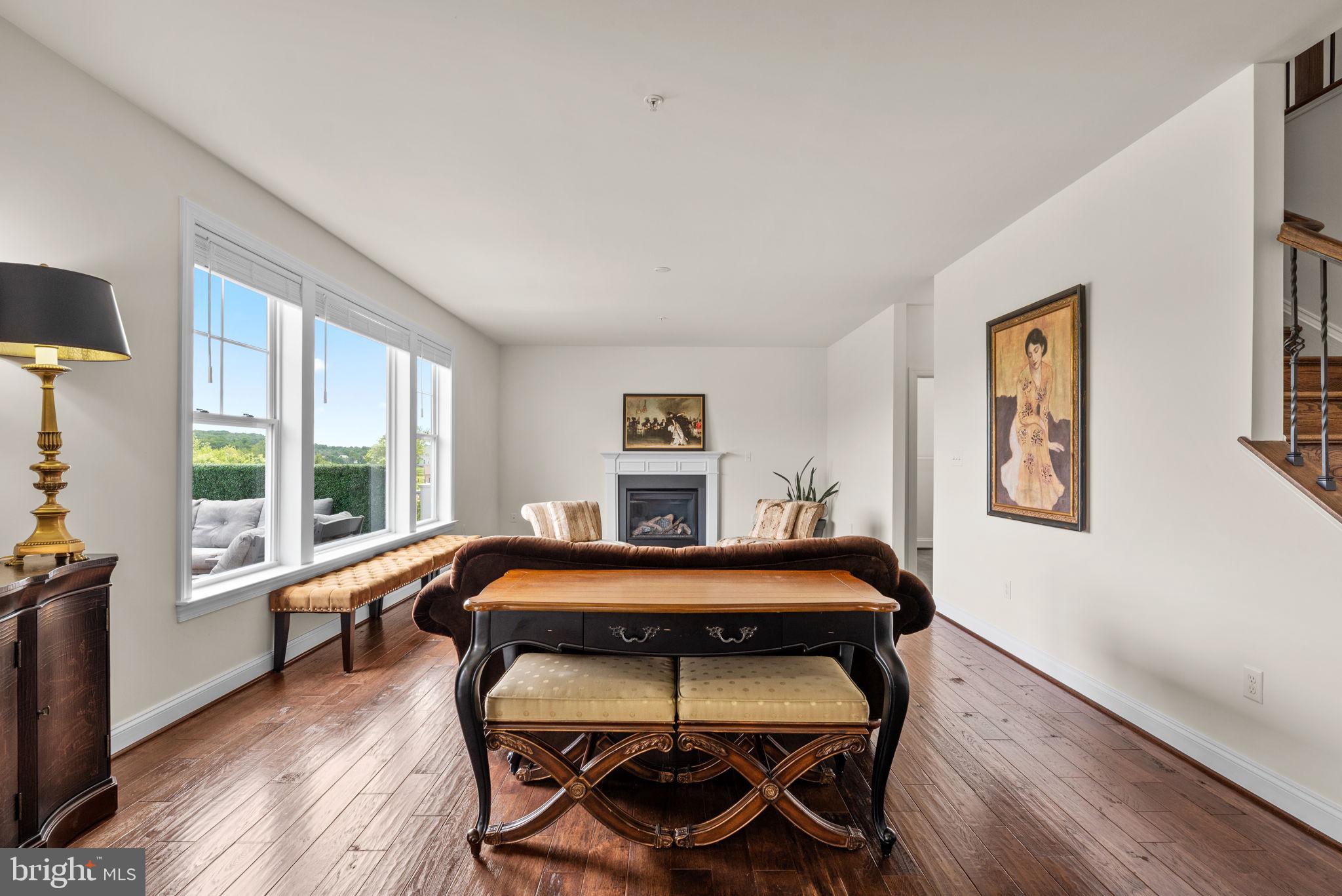 1112 ROCHESTER COURT