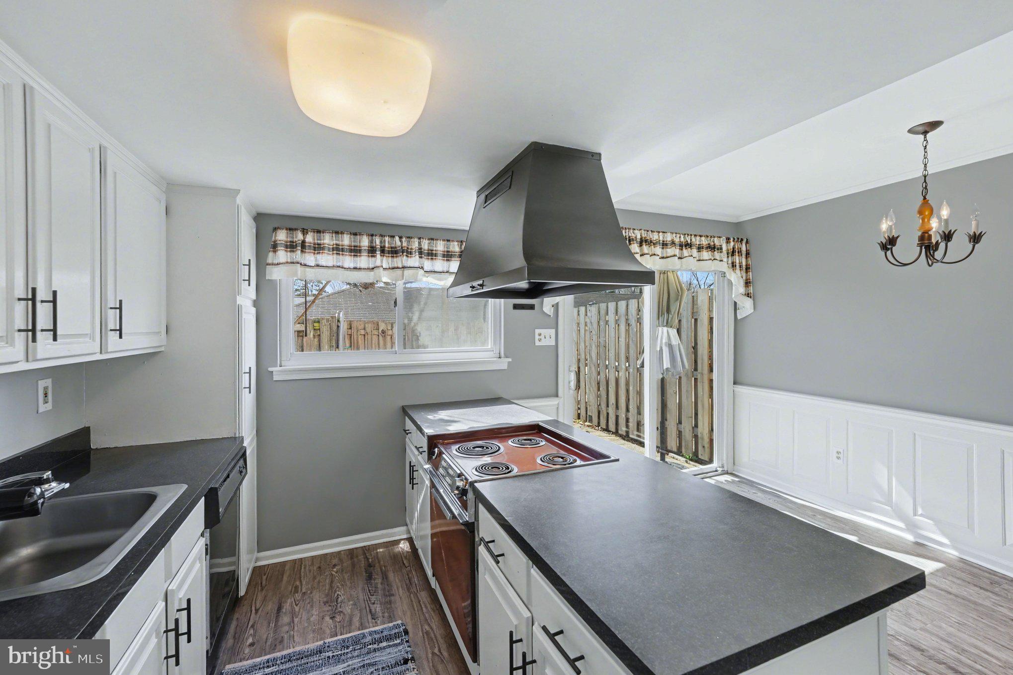 CHATHAM VIL OF TOW - Residential