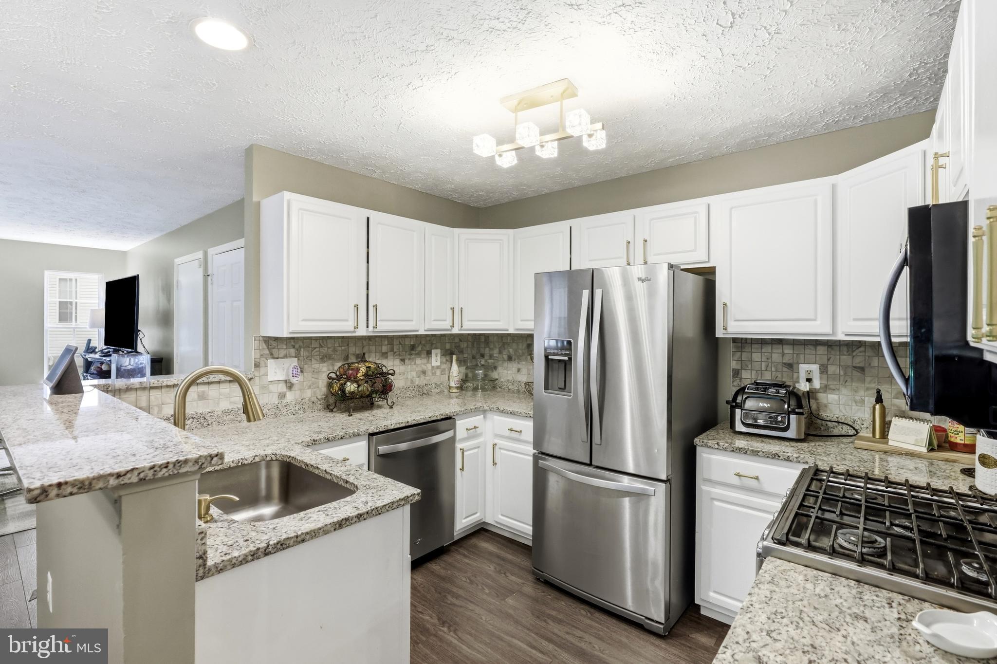 2700 TRED AVON COURT