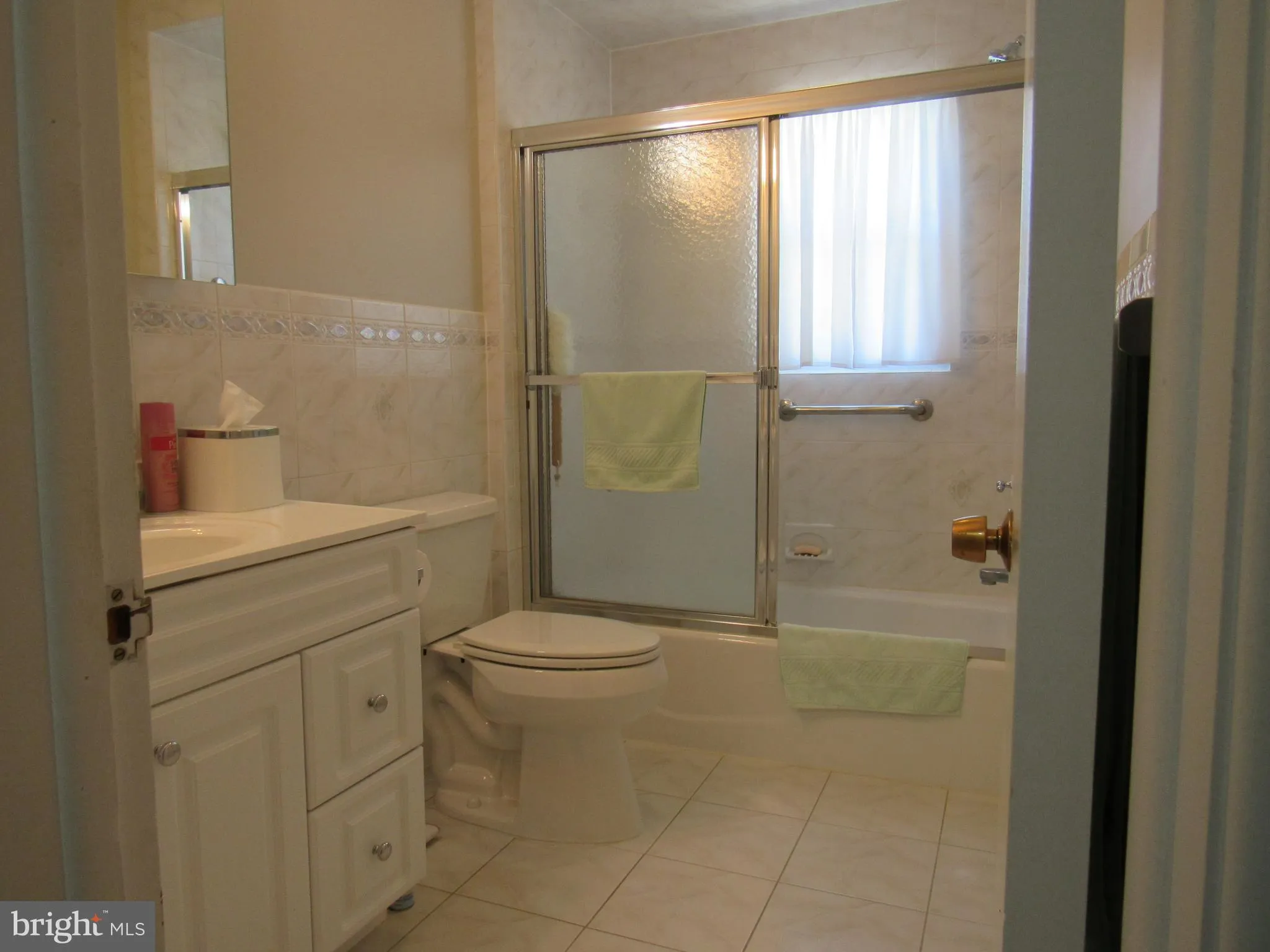 Scotch Plains, New Jersey 07076, United States, 3 Bedrooms Bedrooms, ,2 BathroomsBathrooms,Residential,Pending,38398