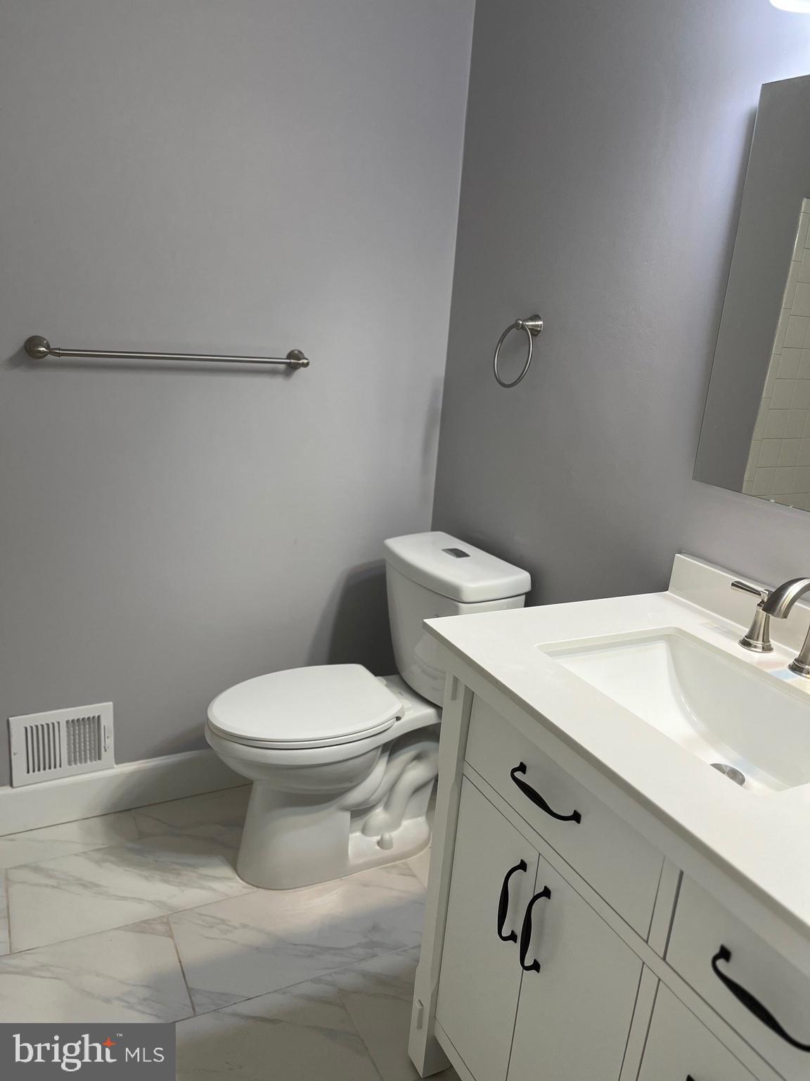 KINGS PARK WEST - Residential Lease