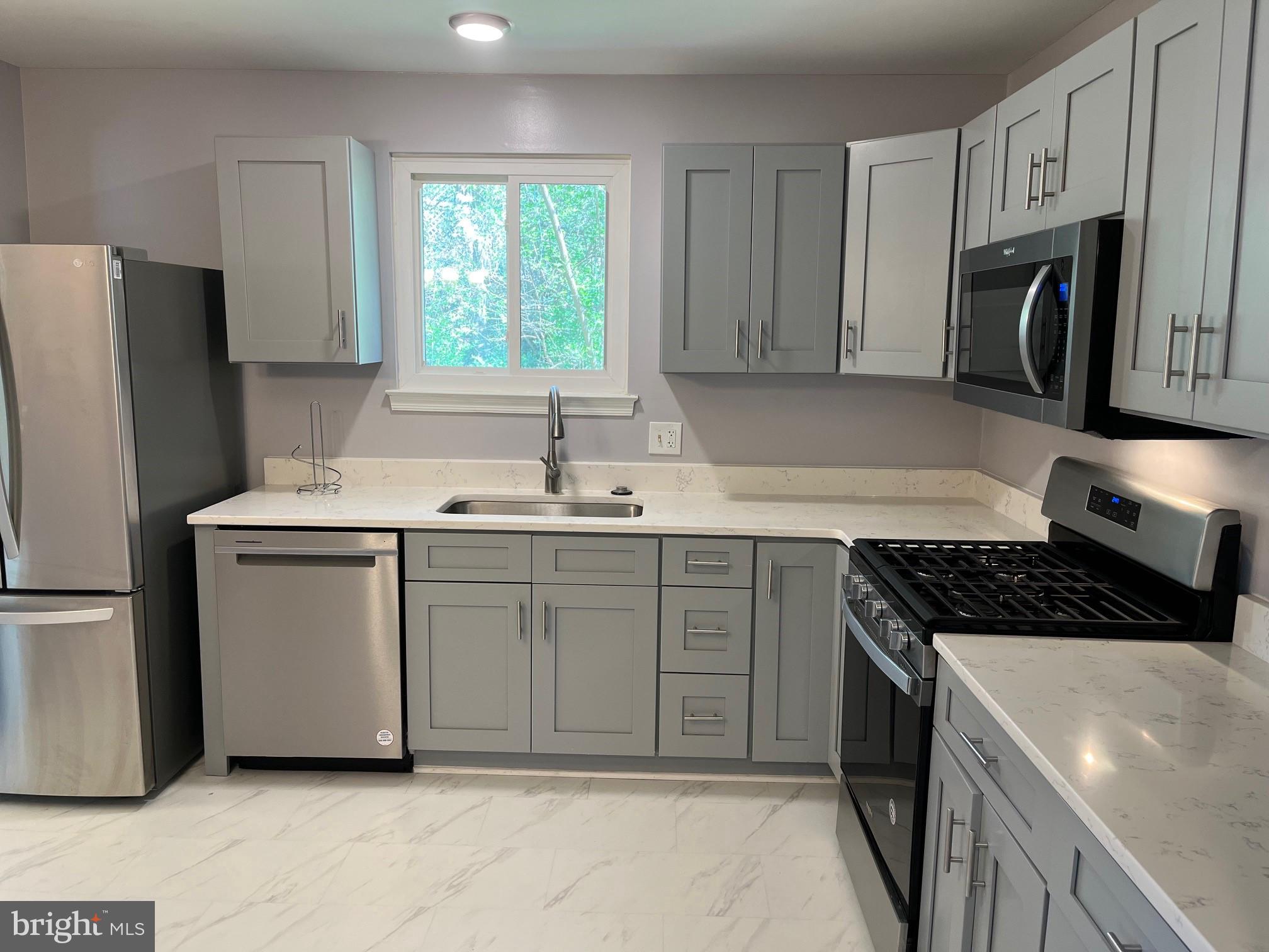 KINGS PARK WEST - Residential Lease