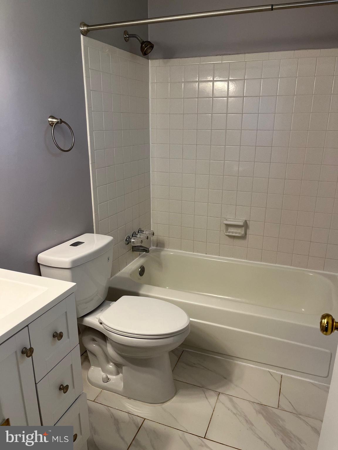 KINGS PARK WEST - Residential Lease