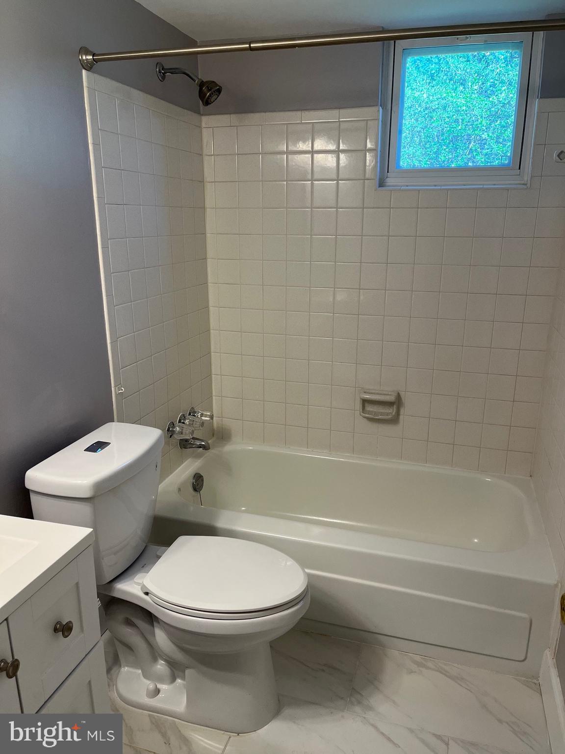 KINGS PARK WEST - Residential Lease