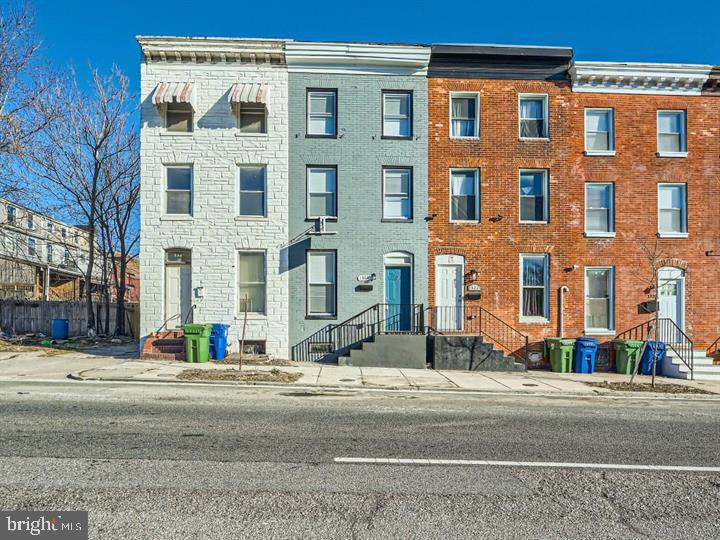 Step inside this beautifully renovated 3-bedroom, 1-bath townhome in the heart of Baltimore. The main level offers a bright, open layout with fresh paint, luxury vinyl plank flooring, and a seamless flow from the cozy living room to the spacious dining area. The updated kitchen features quartz countertops, a stylish backsplash, stainless steel appliances, and plenty of cabinet space.
Upstairs, you’ll find a generously sized primary bedroom, a modern tiled full bathroom, and the convenience of second-floor laundry. The third floor includes two additional bedrooms, perfect for guests, a home office, or extra space to grow.
Whether you're a first-time buyer or looking to expand your investment portfolio, this home is move-in ready and located near downtown, stadiums, restaurants, and major commuter routes.
Don’t miss your chance to own a fully updated home in a historic and evolving neighborhood. Schedule your showing today!