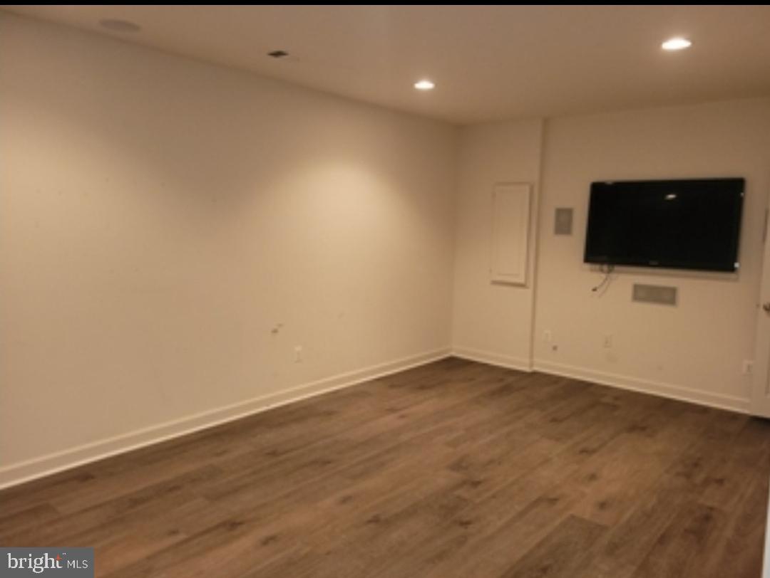 VICTORY RIDGE - Residential Lease