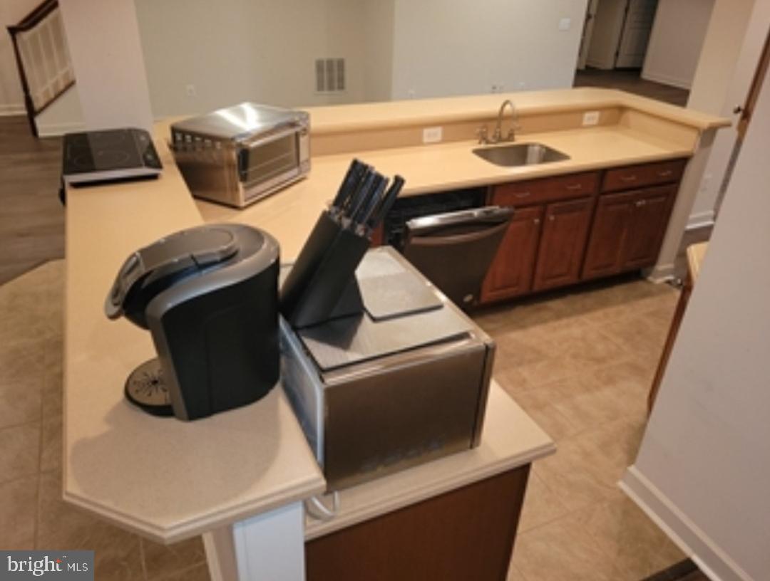 VICTORY RIDGE - Residential Lease