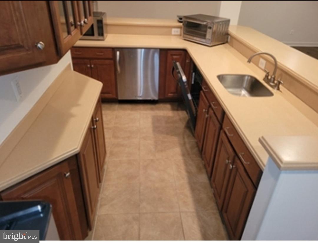 VICTORY RIDGE - Residential Lease