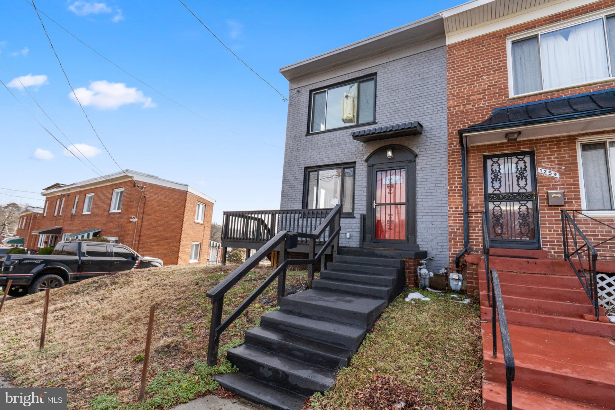 1261 GALLATIN STREET NE