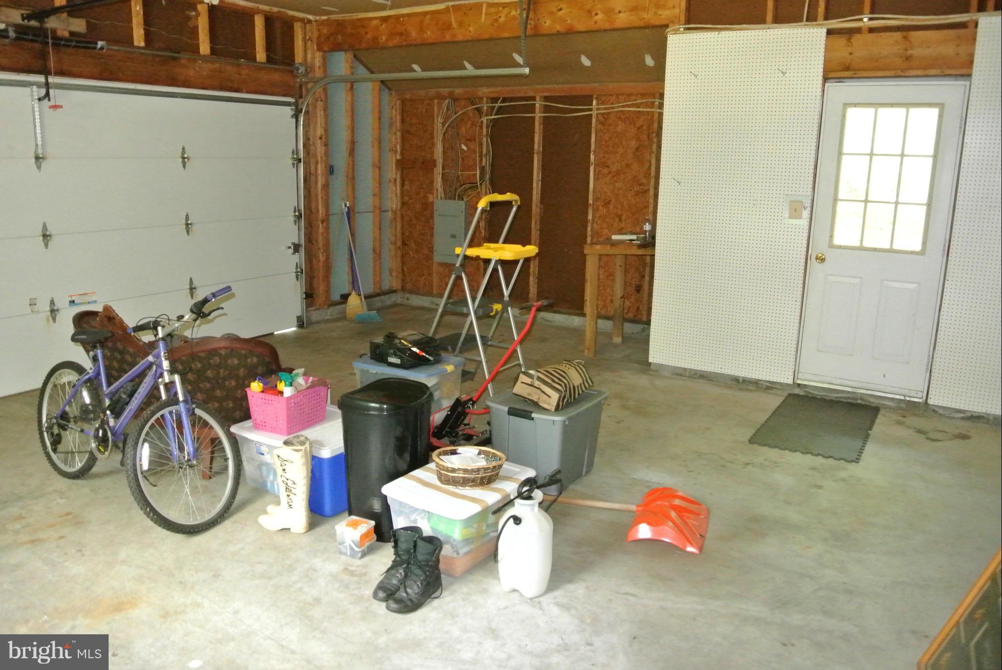 CHAPEL POINT WOODS - Residential