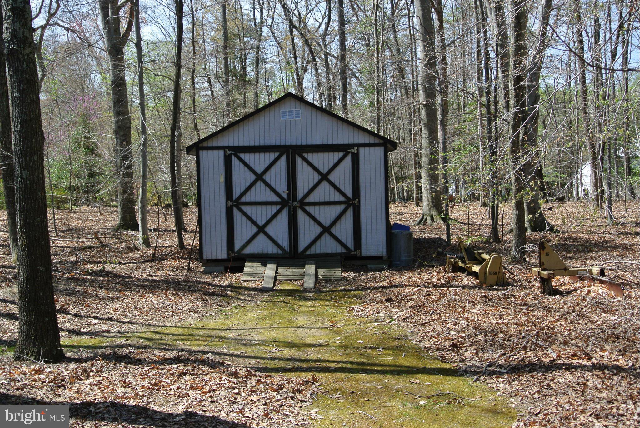 CHAPEL POINT WOODS - Residential