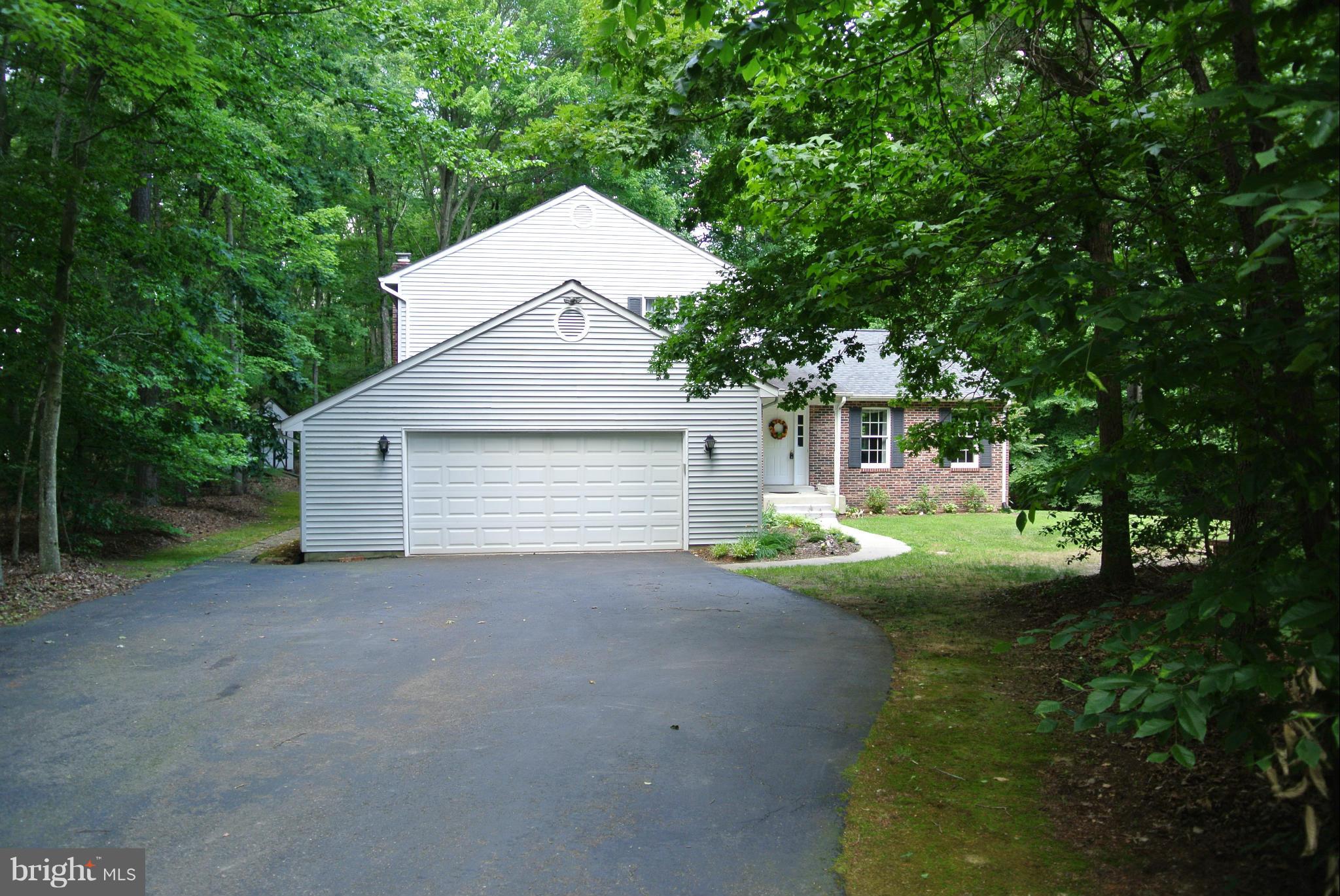 CHAPEL POINT WOODS - Residential