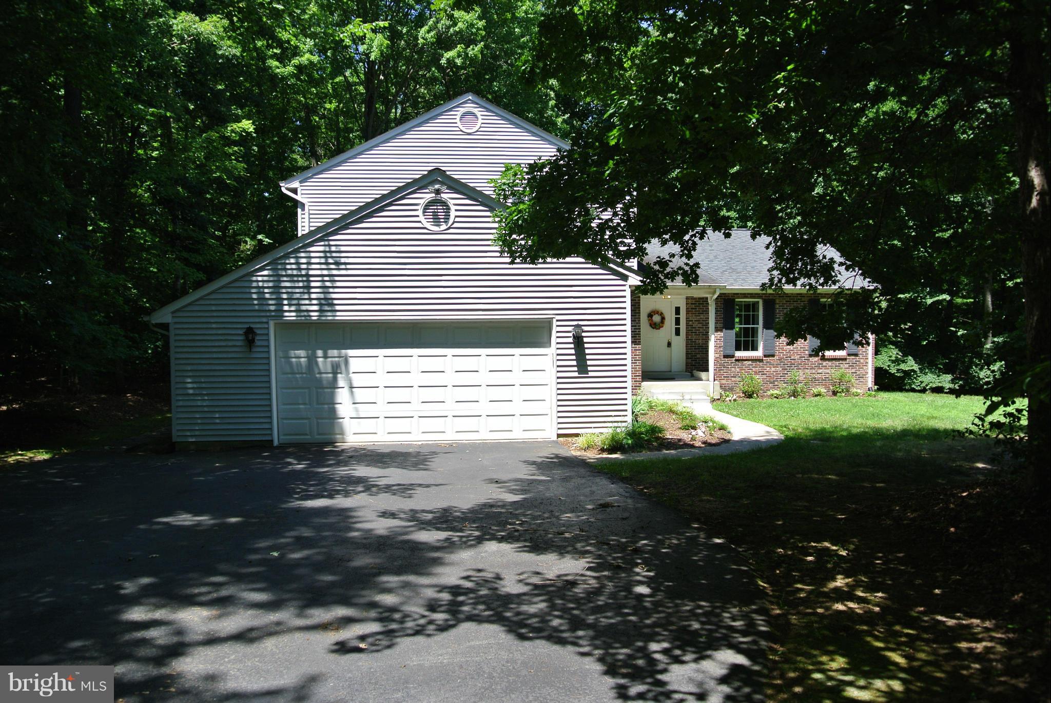 CHAPEL POINT WOODS - Residential