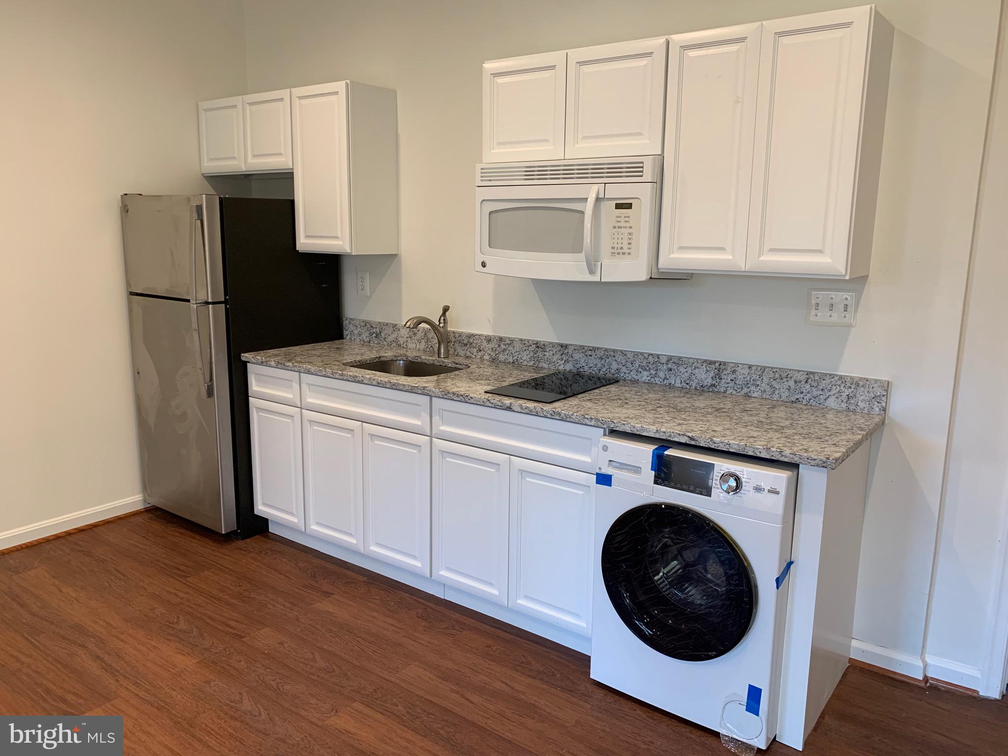 SQUIRREL HILL - Residential Lease