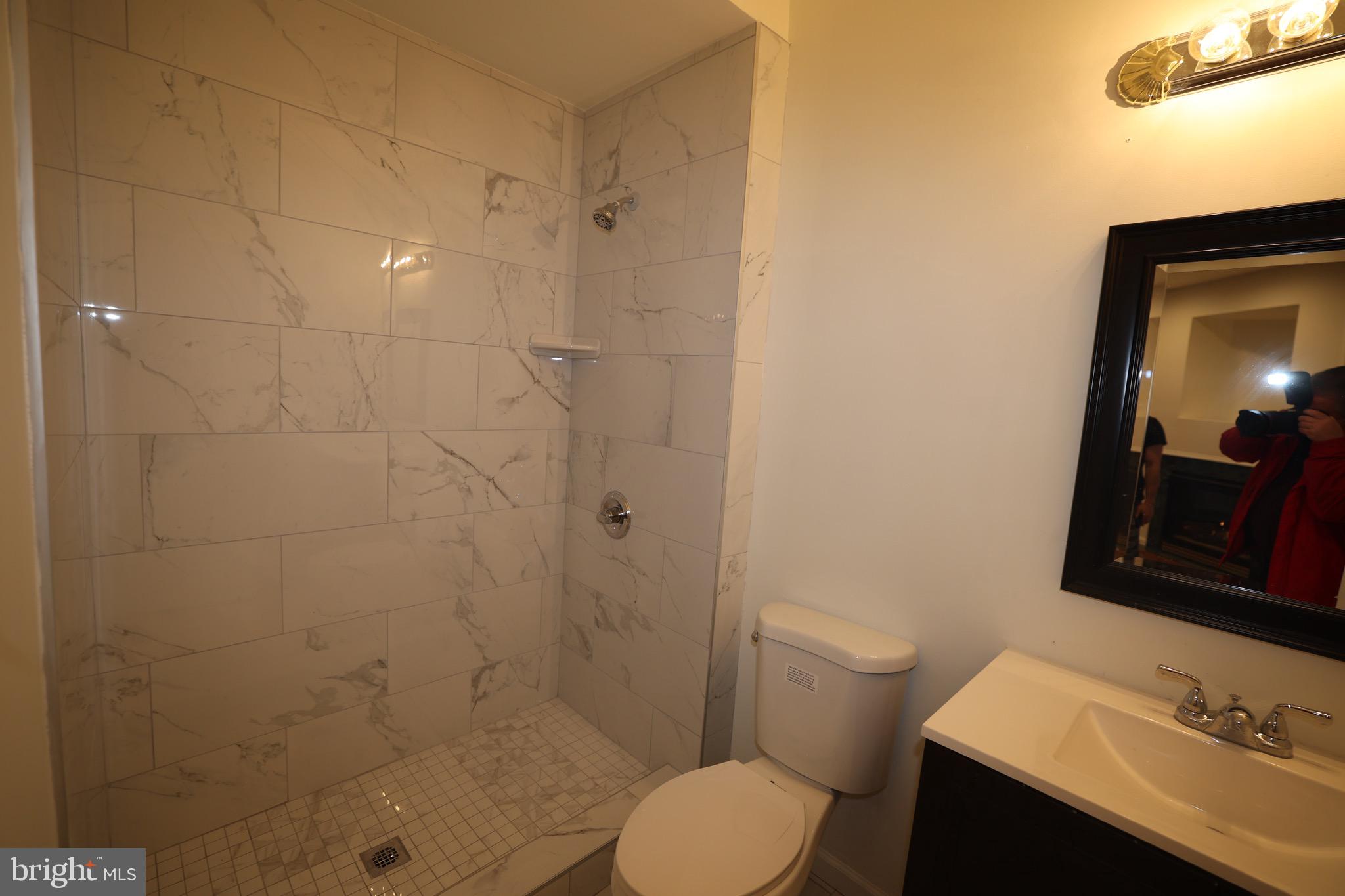 SQUIRREL HILL - Residential Lease