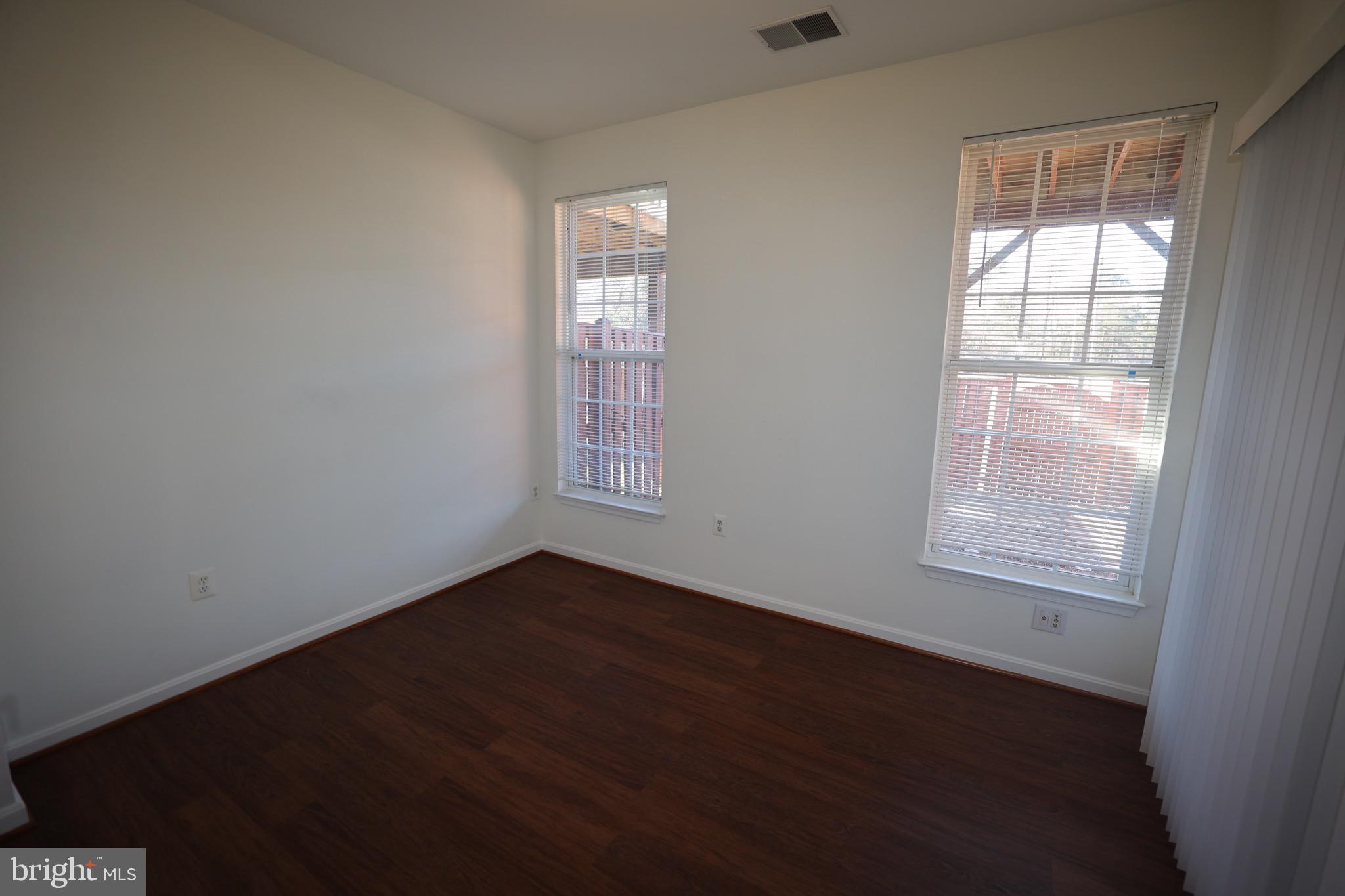 SQUIRREL HILL - Residential Lease