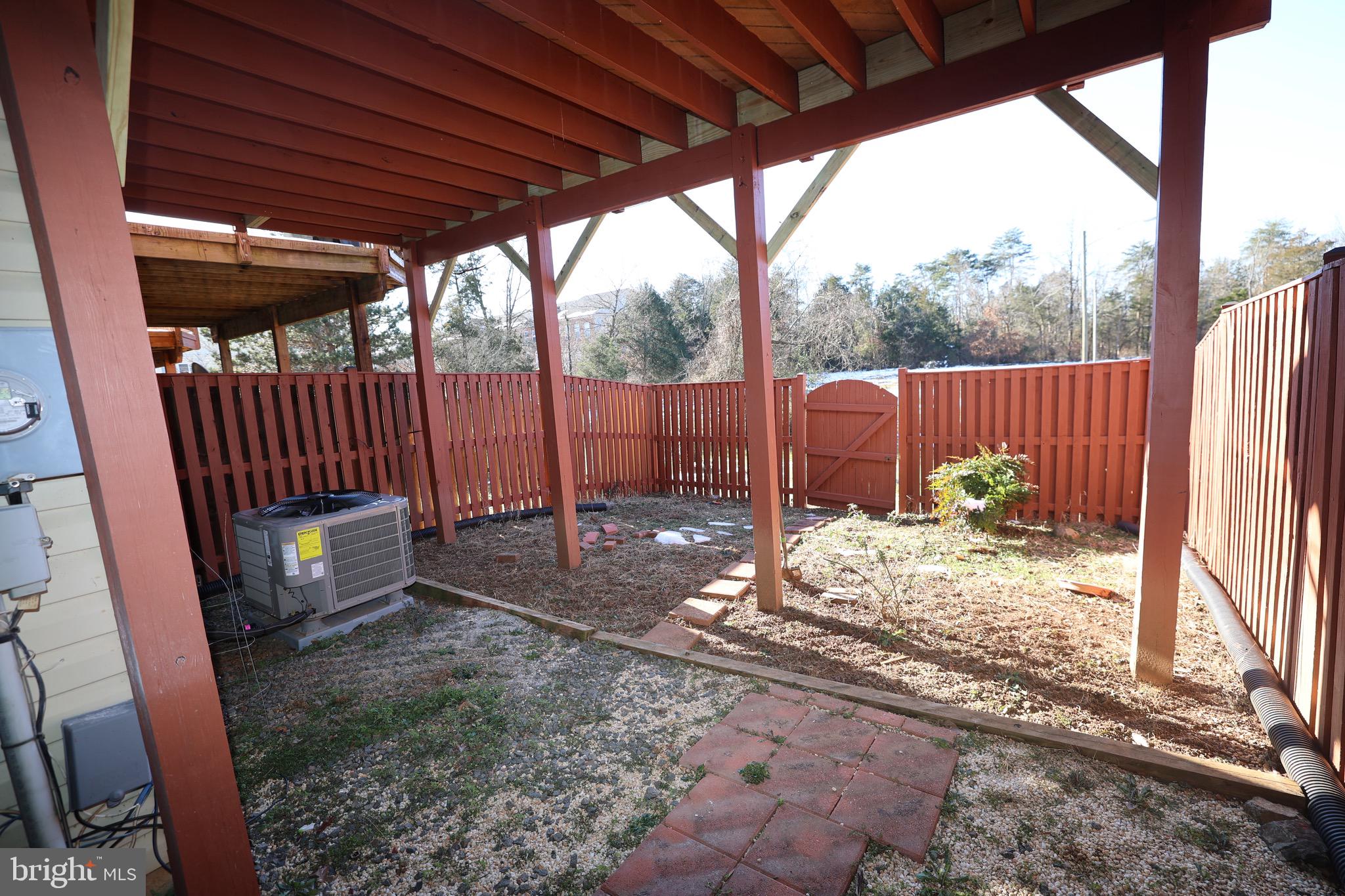 SQUIRREL HILL - Residential Lease