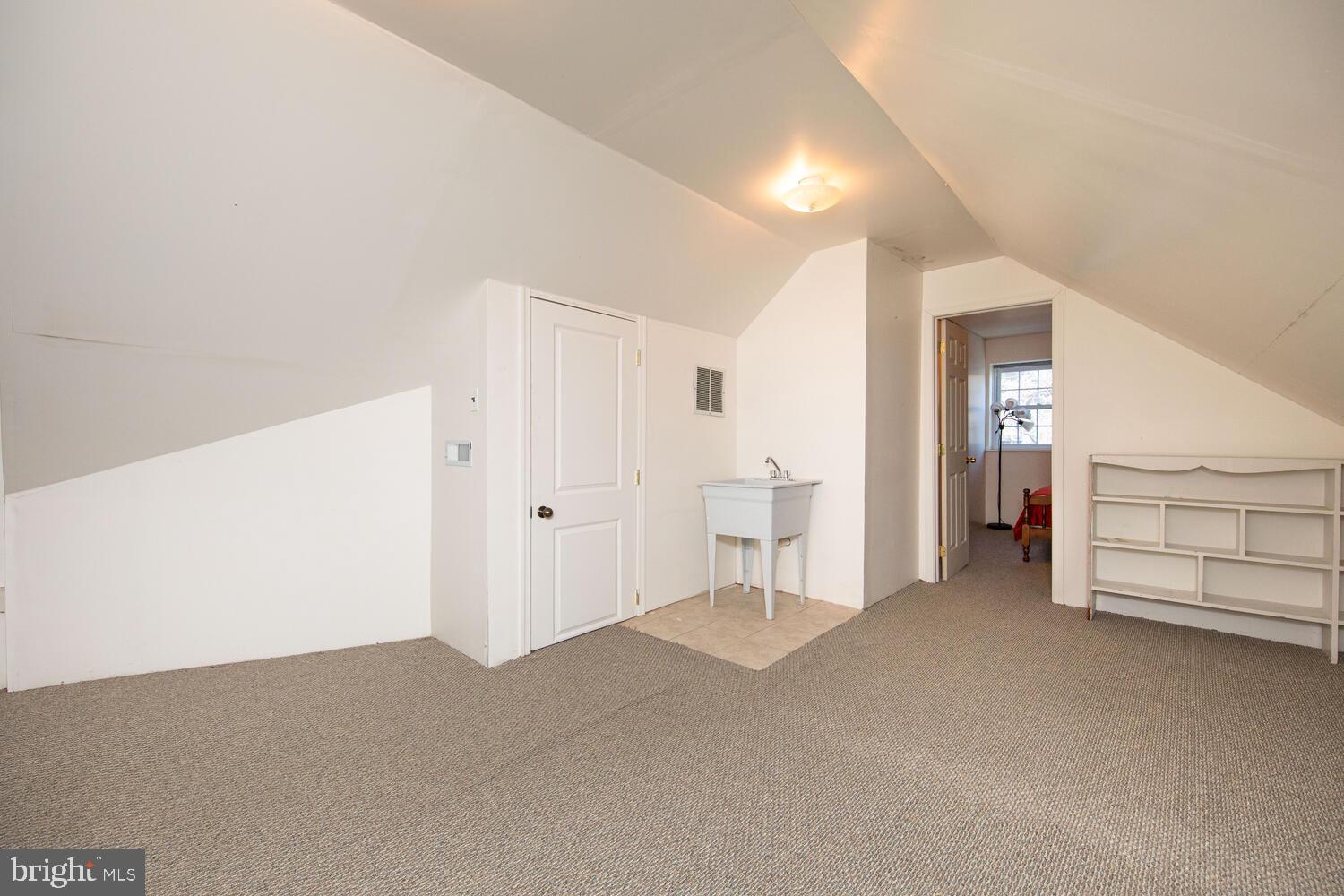 EAST FALLS - Residential