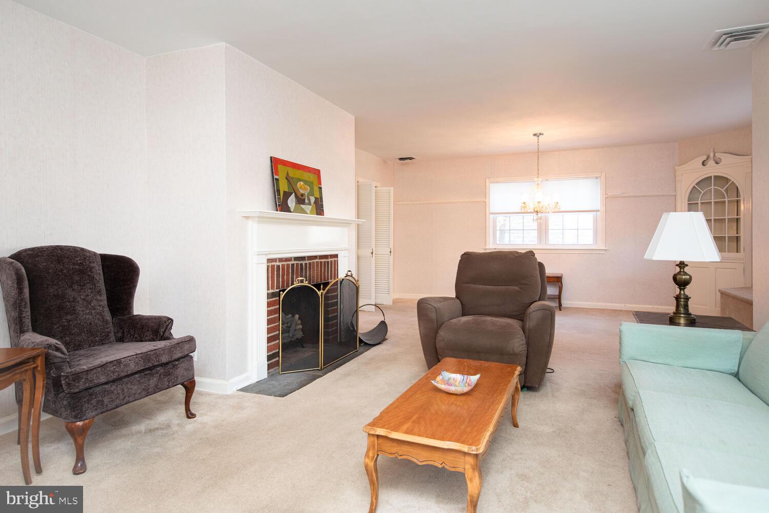 EAST FALLS - Residential