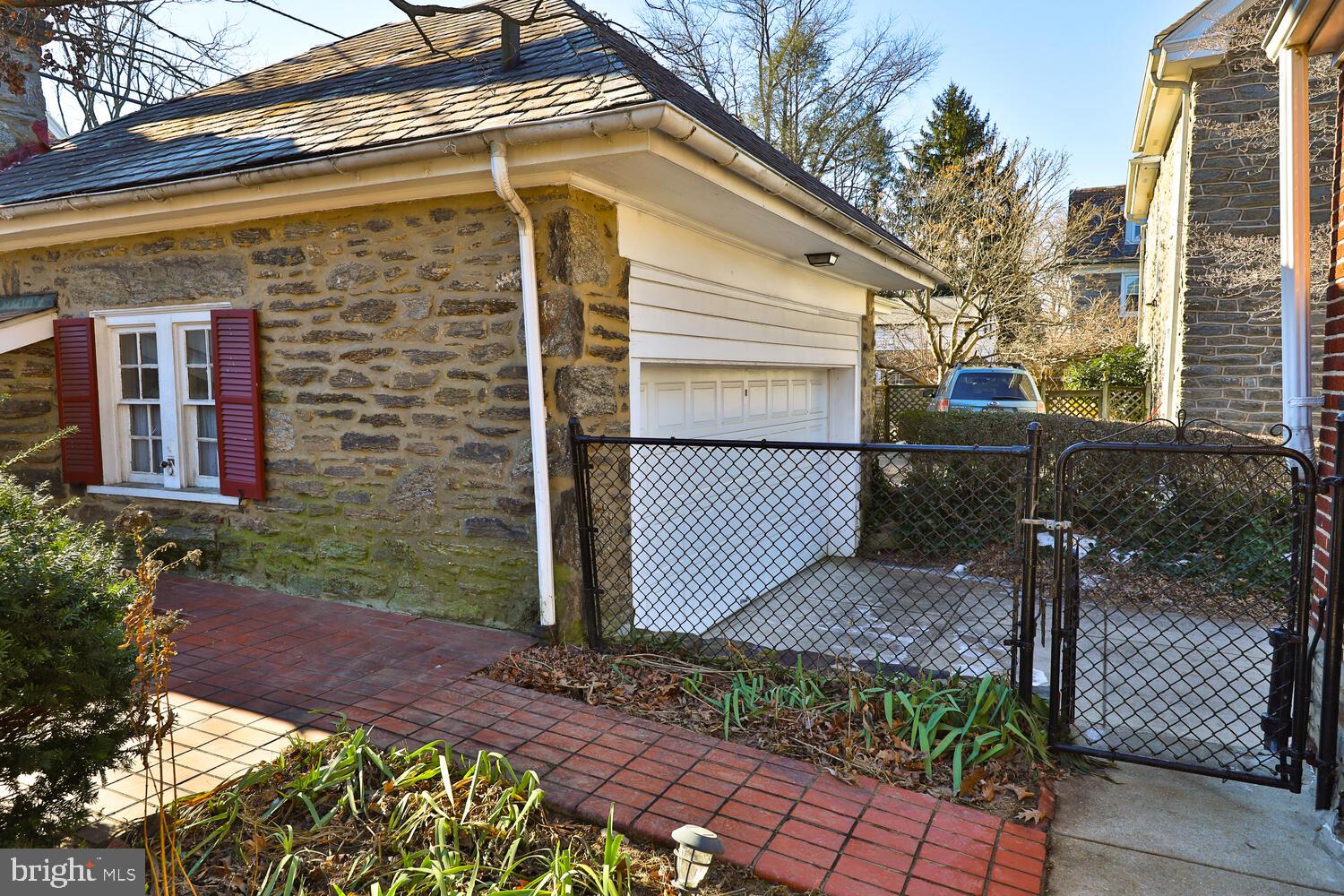 EAST FALLS - Residential