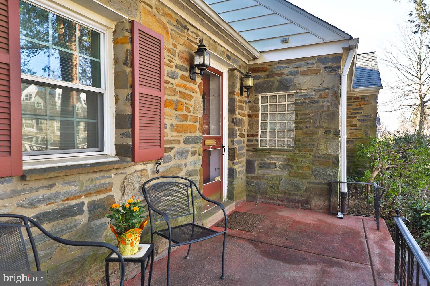 EAST FALLS - Residential