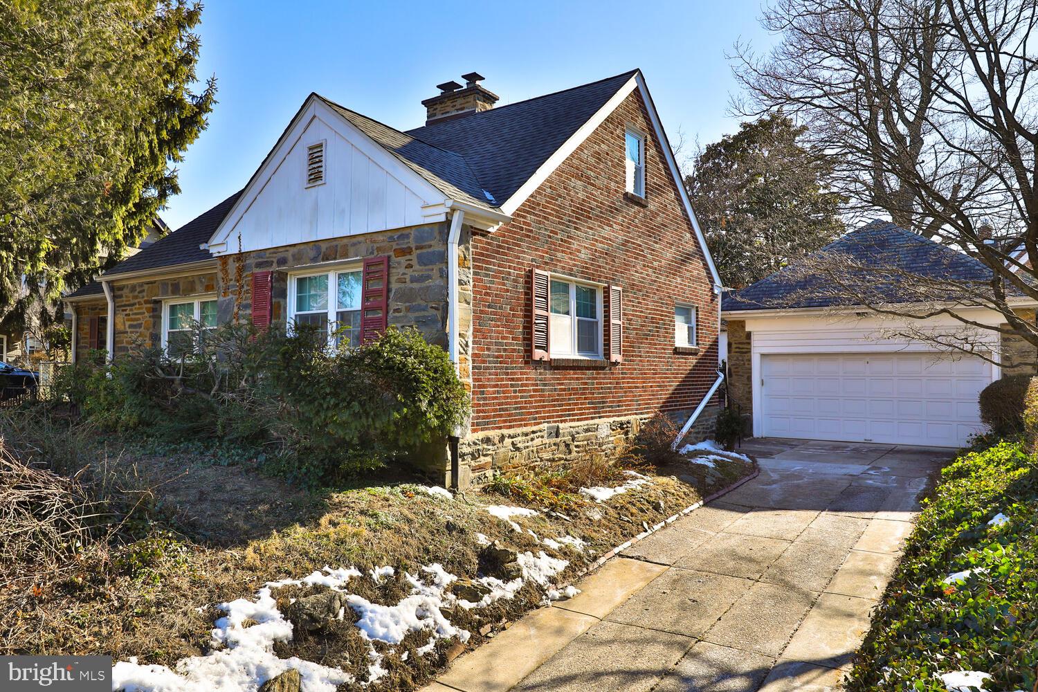 EAST FALLS - Residential