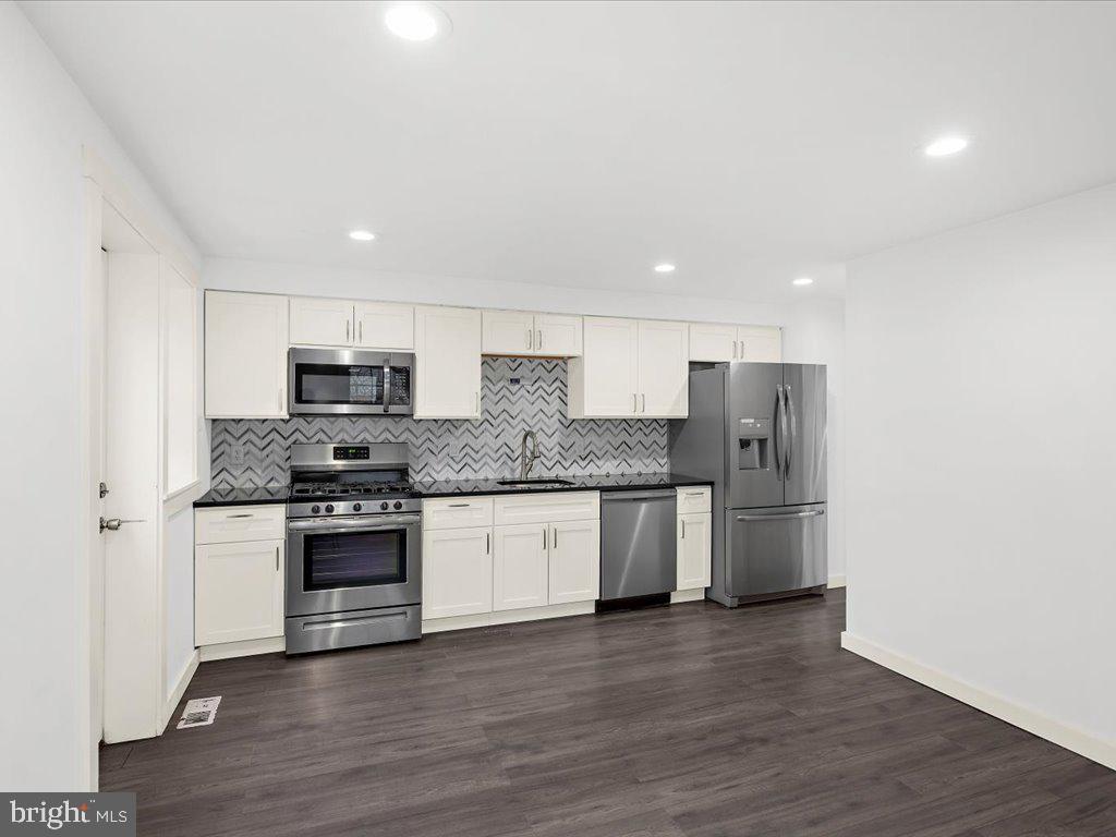 AQUAHART MANOR GARDENS - Residential