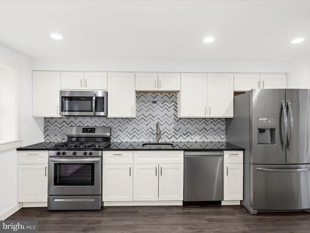 AQUAHART MANOR GARDENS - Residential