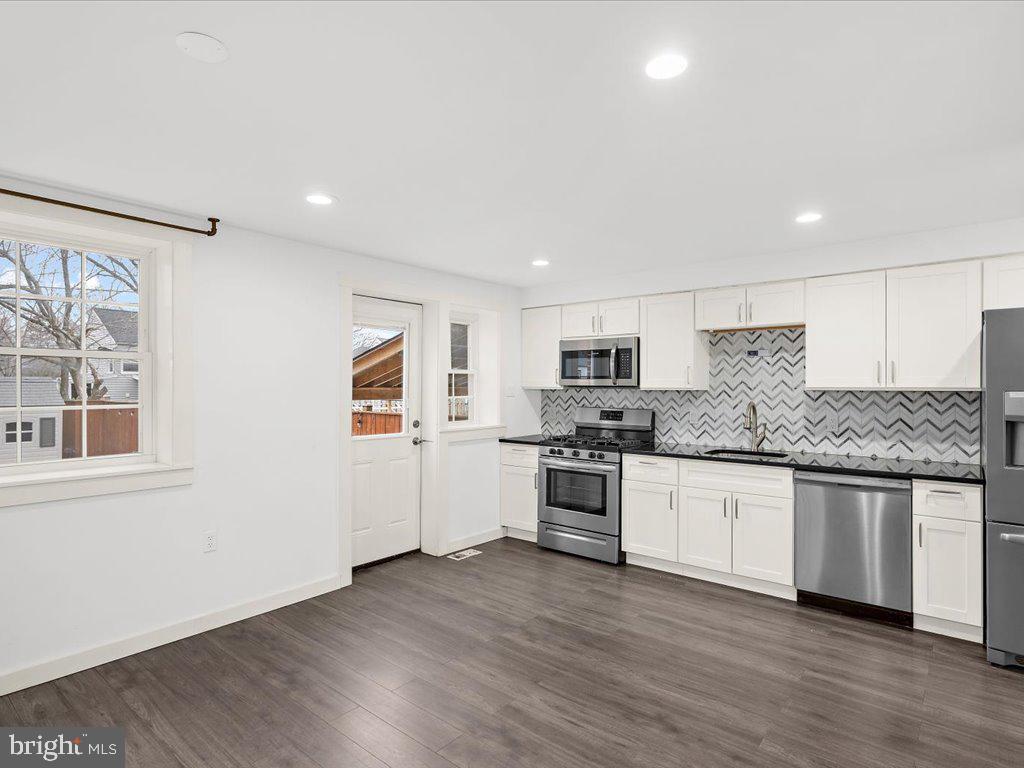 AQUAHART MANOR GARDENS - Residential