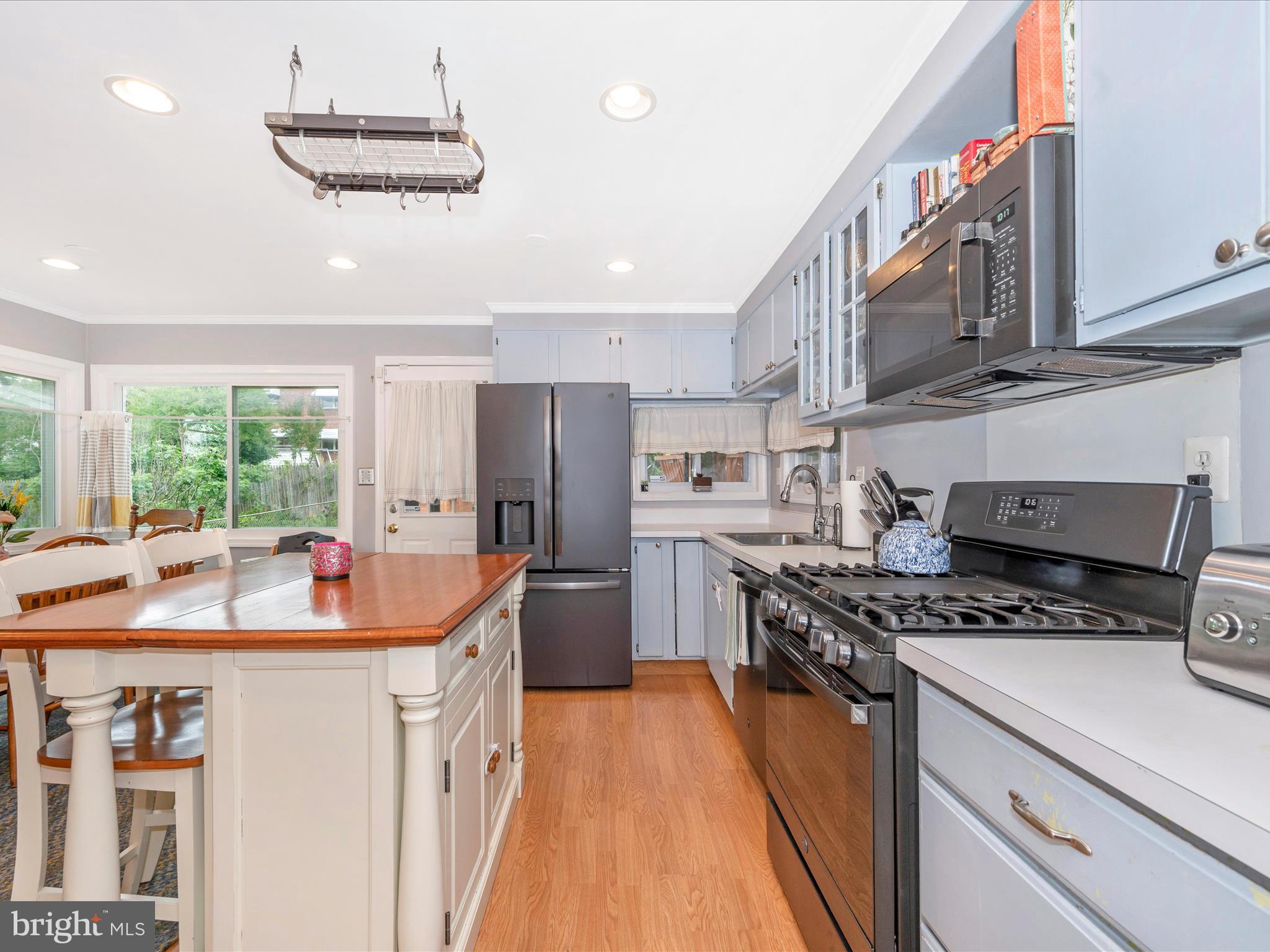 OAKVIEW - Residential