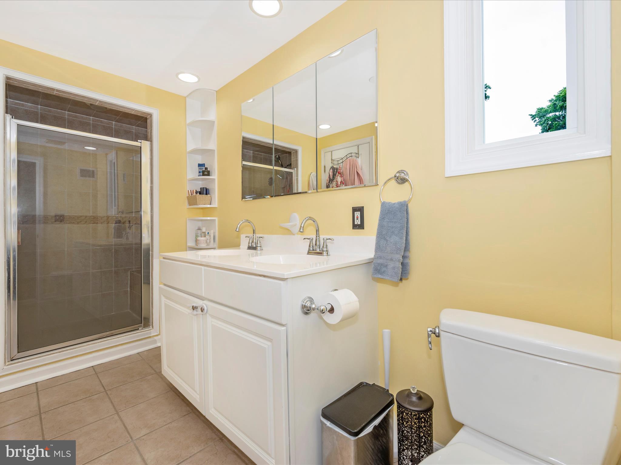 OAKVIEW - Residential