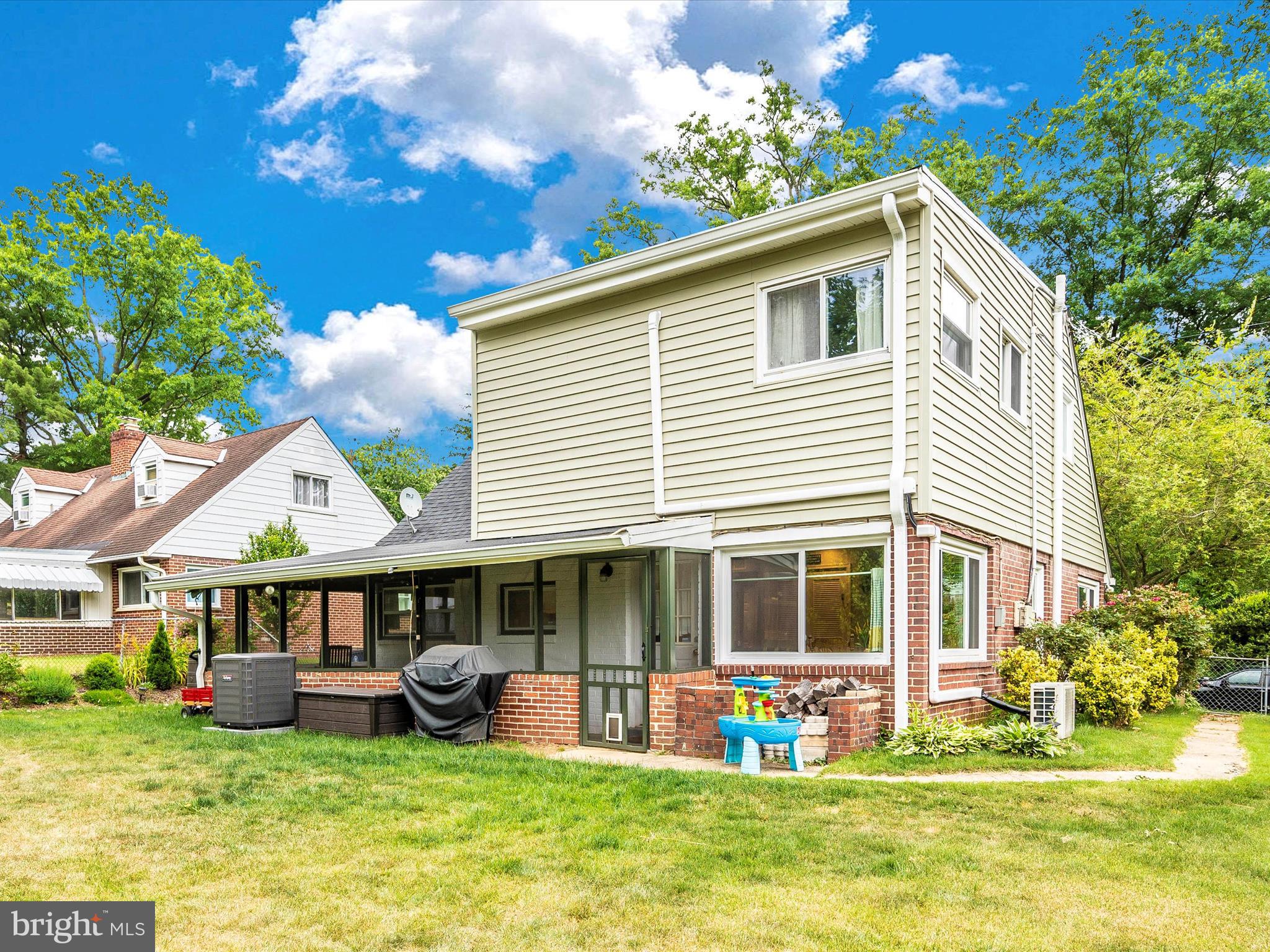 OAKVIEW - Residential