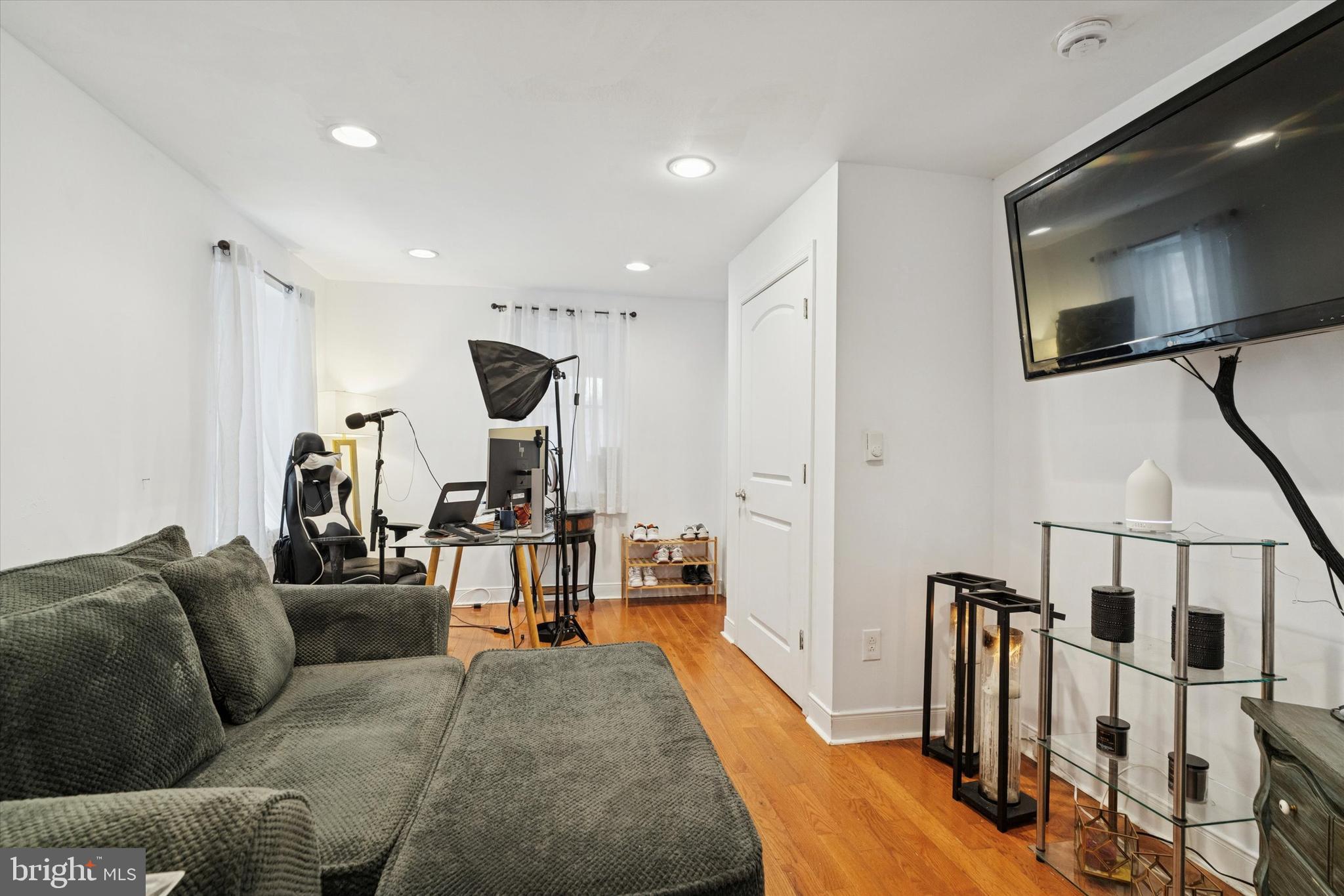 OLD WYNCOTE - Residential