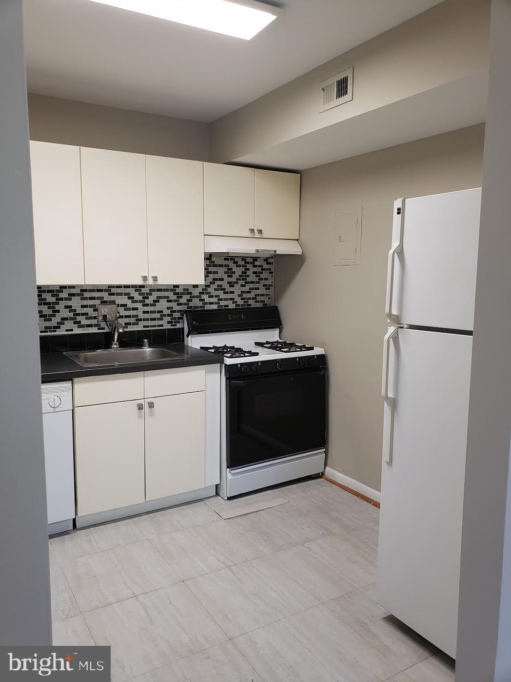 CHELSEA WOODS CONDO - Residential