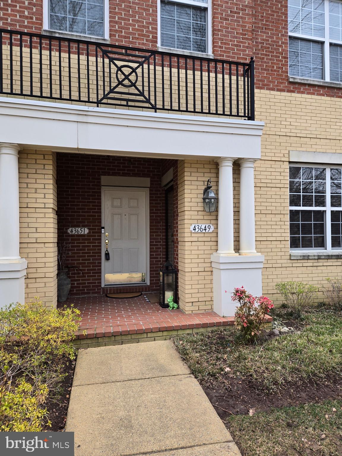 LANSDOWNE TOWN CENTER CONDOS - Residential