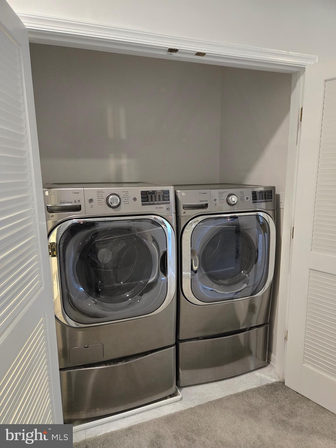 LANSDOWNE TOWN CENTER CONDOS - Residential