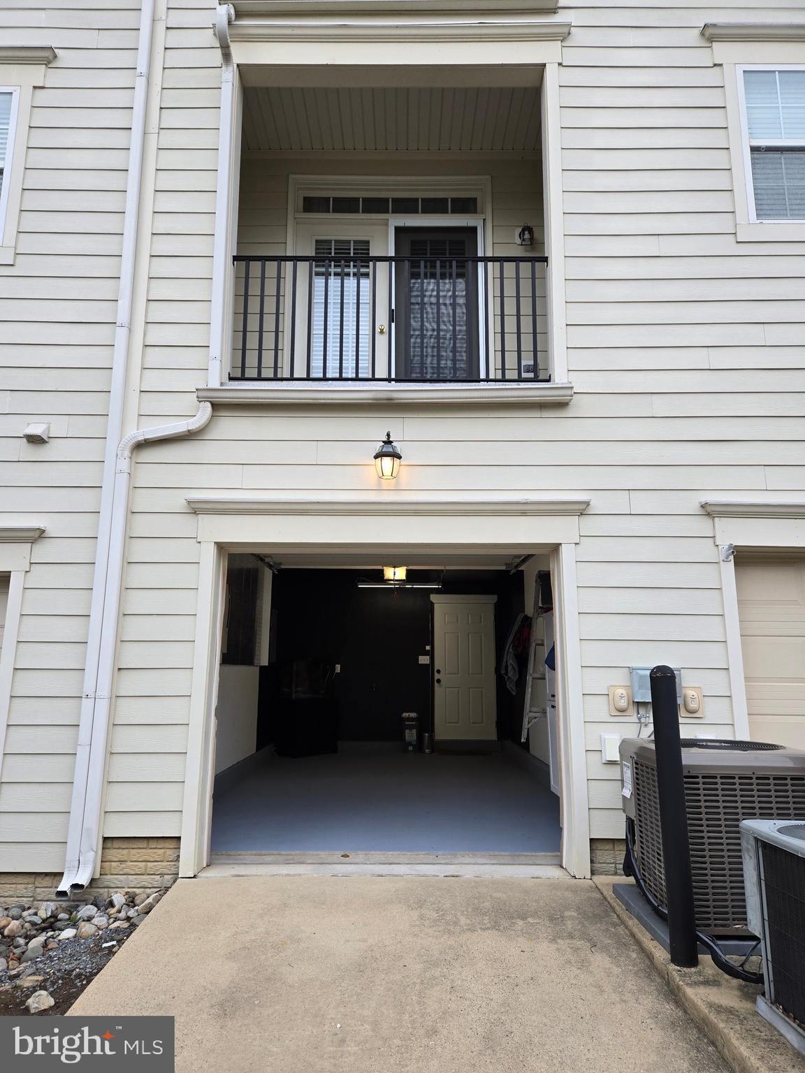 LANSDOWNE TOWN CENTER CONDOS - Residential