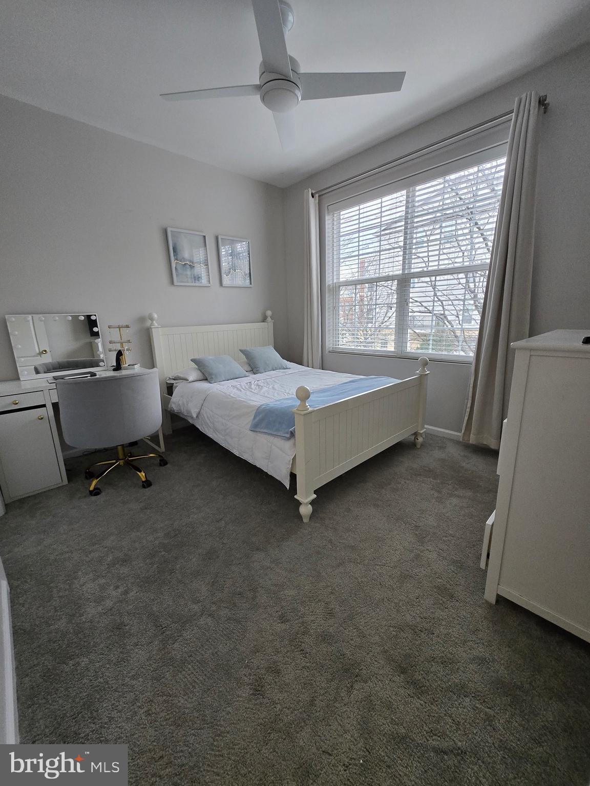 LANSDOWNE TOWN CENTER CONDOS - Residential