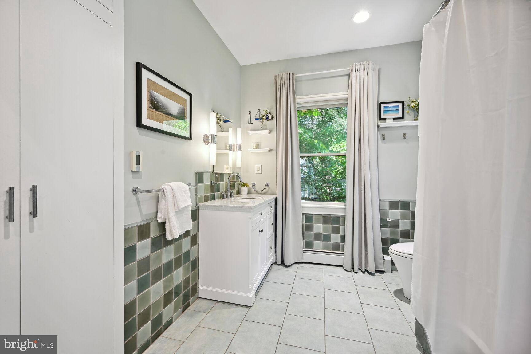 SILVER SPRING - Residential