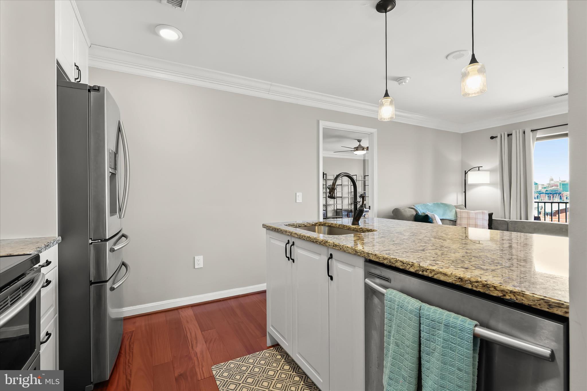 LIGHTHOUSE POINT EAST - Residential