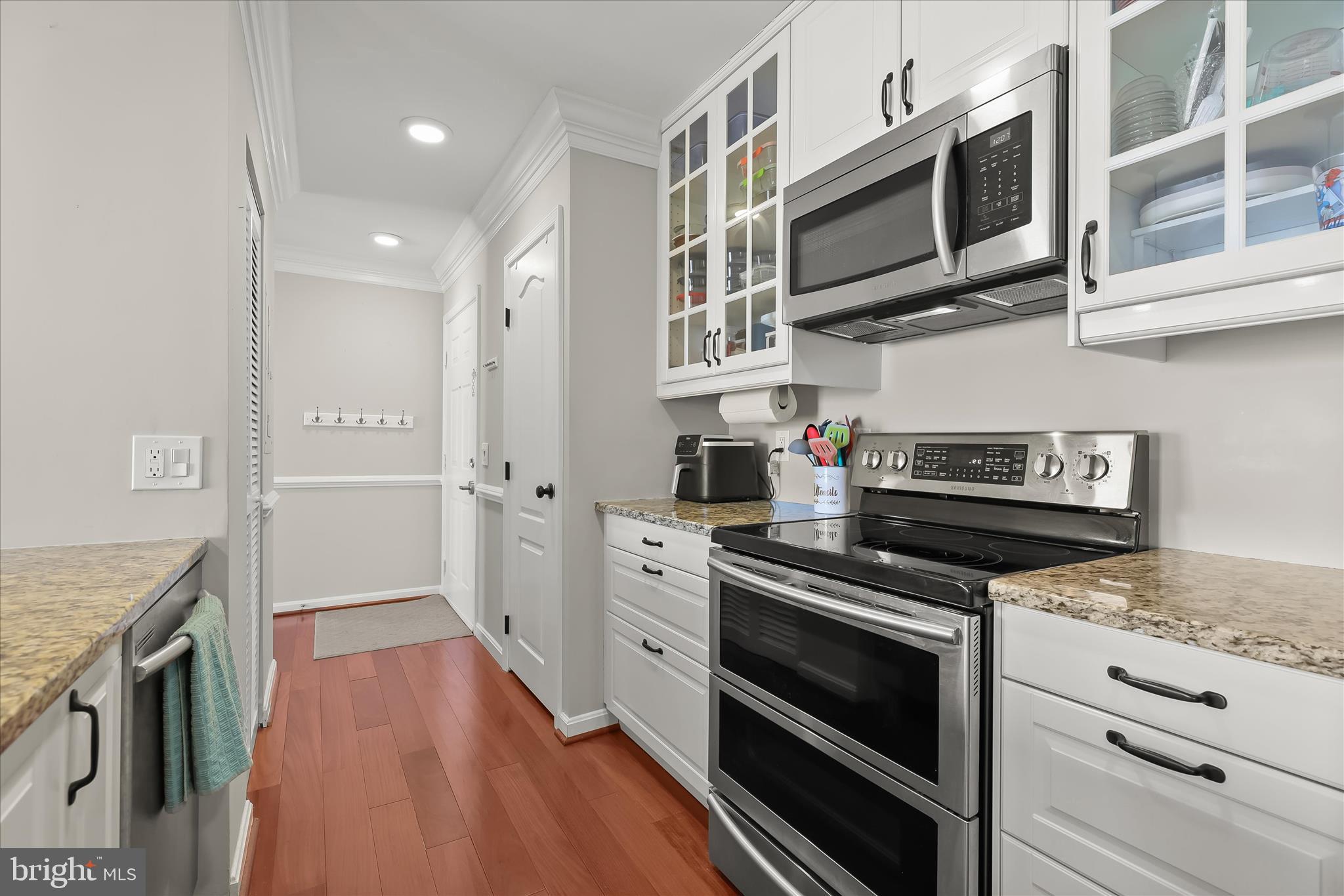 LIGHTHOUSE POINT EAST - Residential