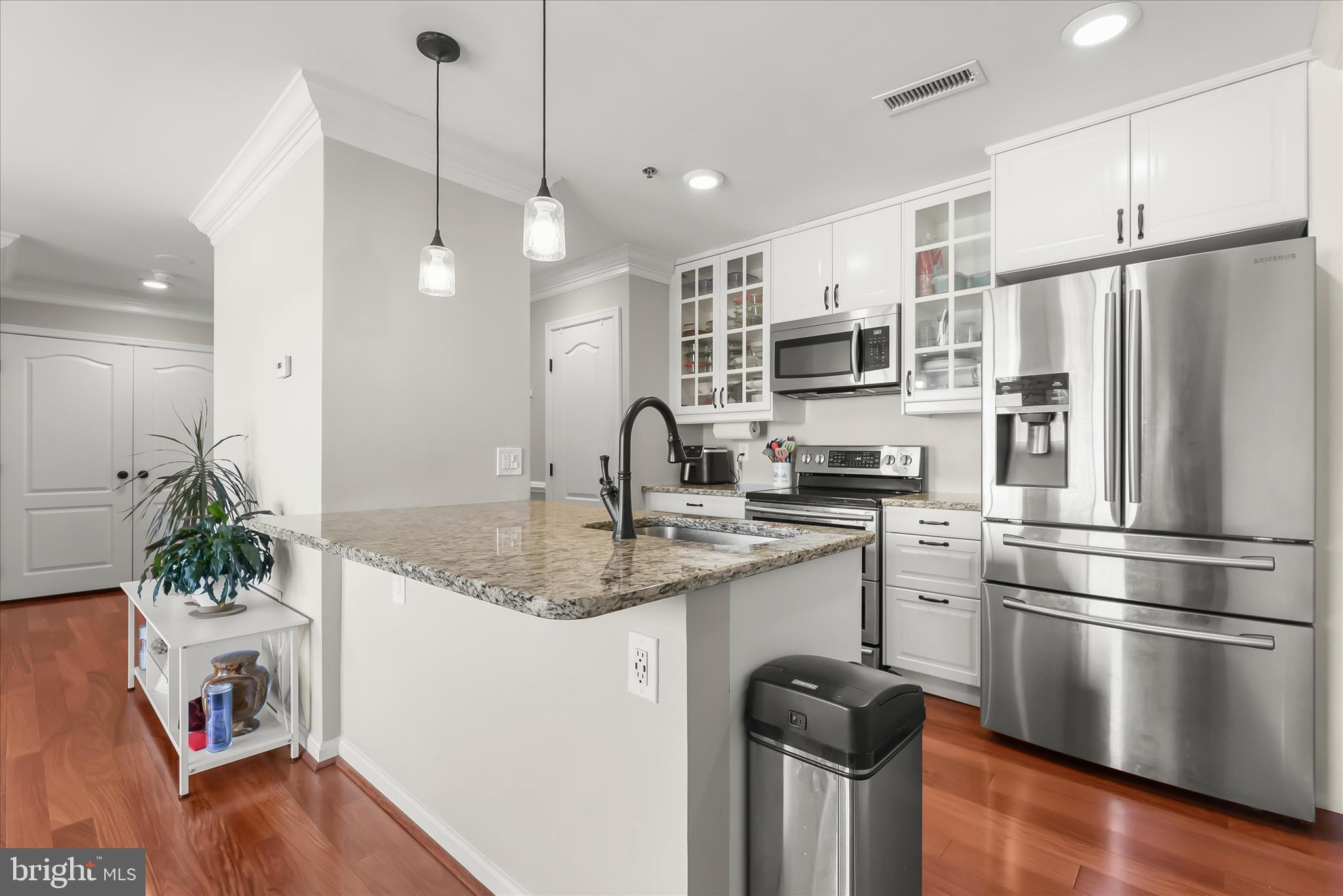 LIGHTHOUSE POINT EAST - Residential