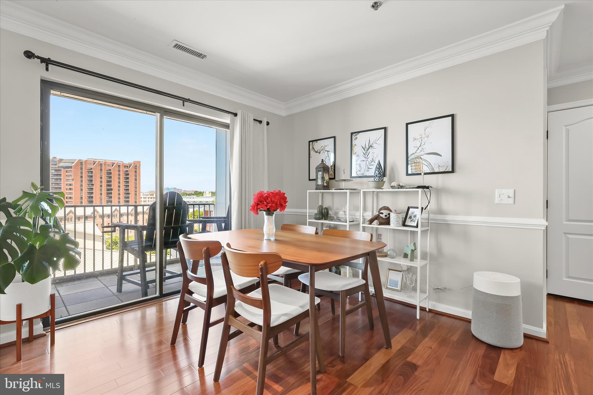 LIGHTHOUSE POINT EAST - Residential