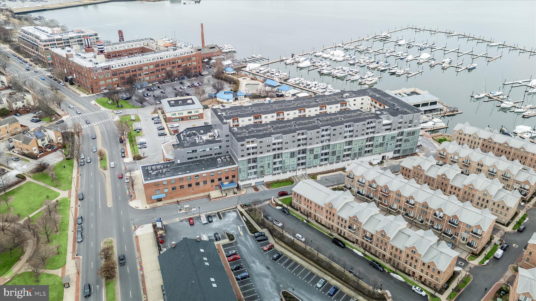 LIGHTHOUSE POINT EAST - Residential