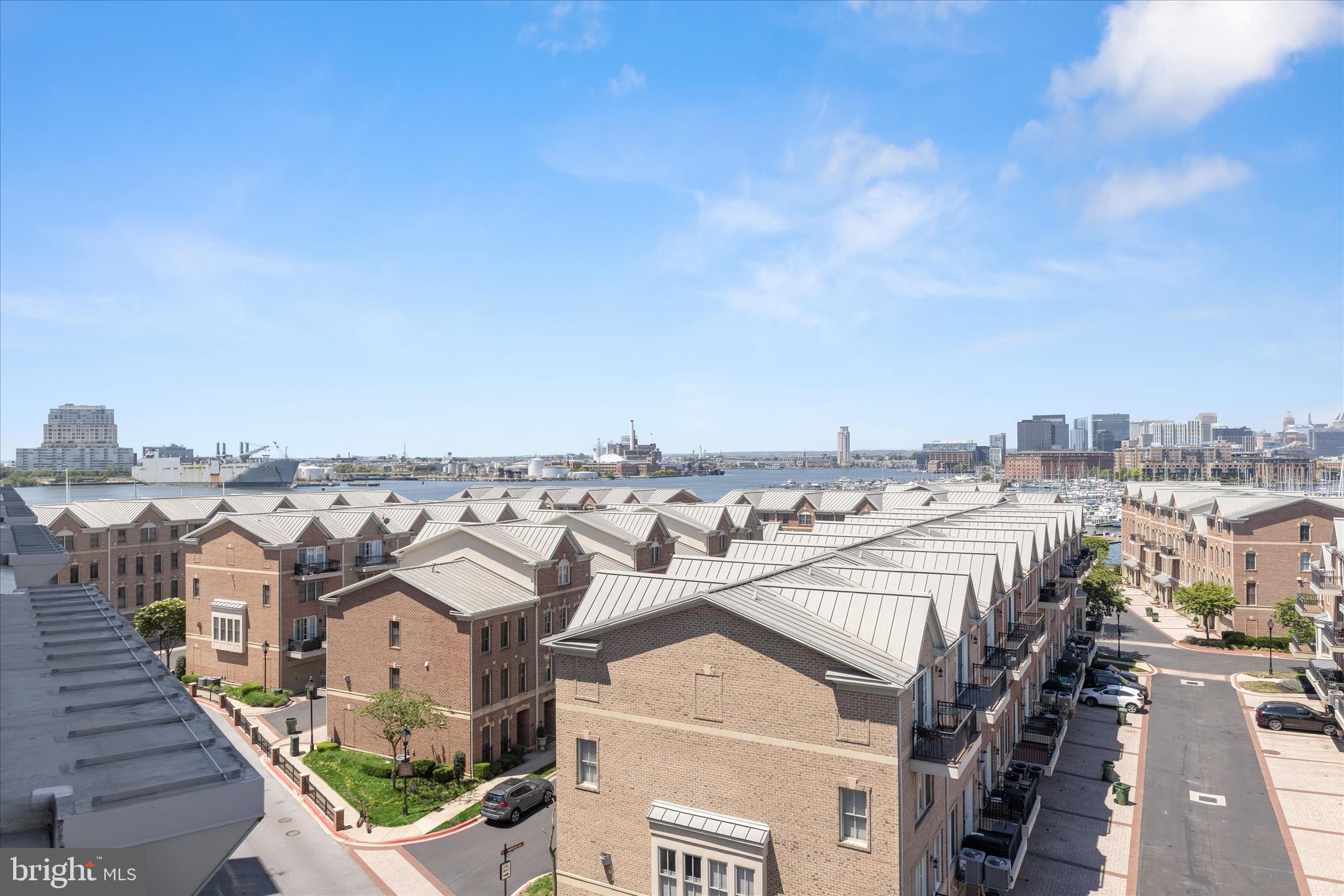 LIGHTHOUSE POINT EAST - Residential