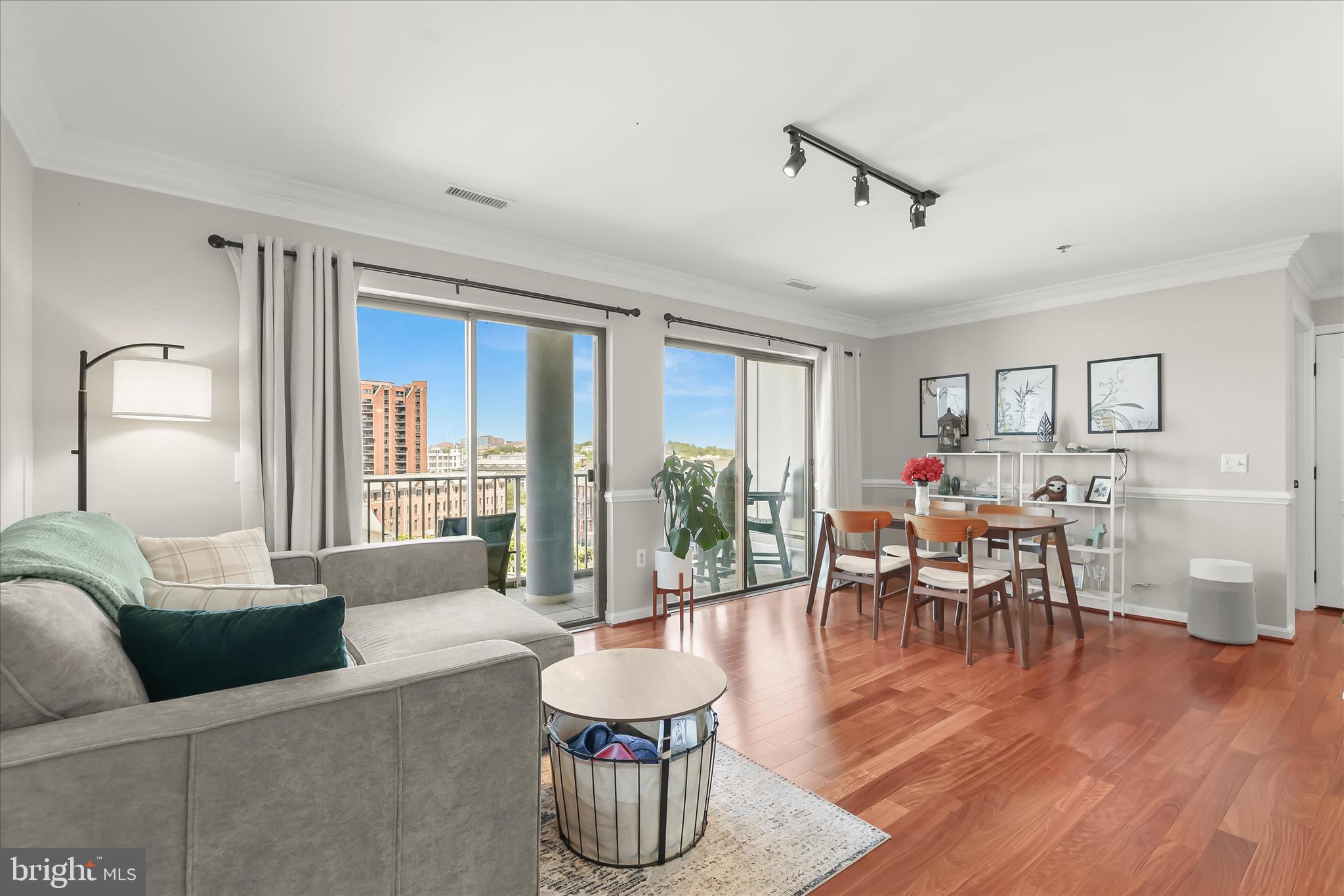 LIGHTHOUSE POINT EAST - Residential